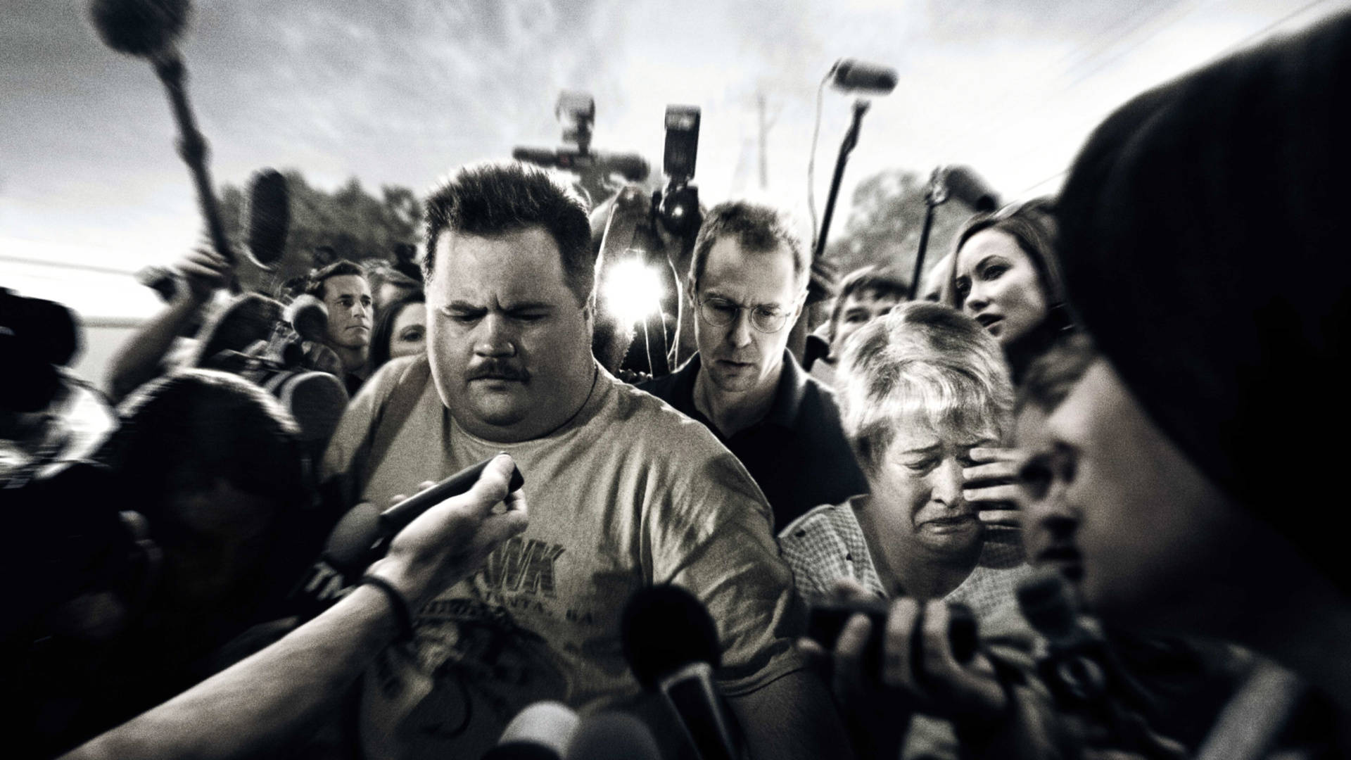 Kathy Bates, press scrum, reporters, Full HD Desktop Wallpaper