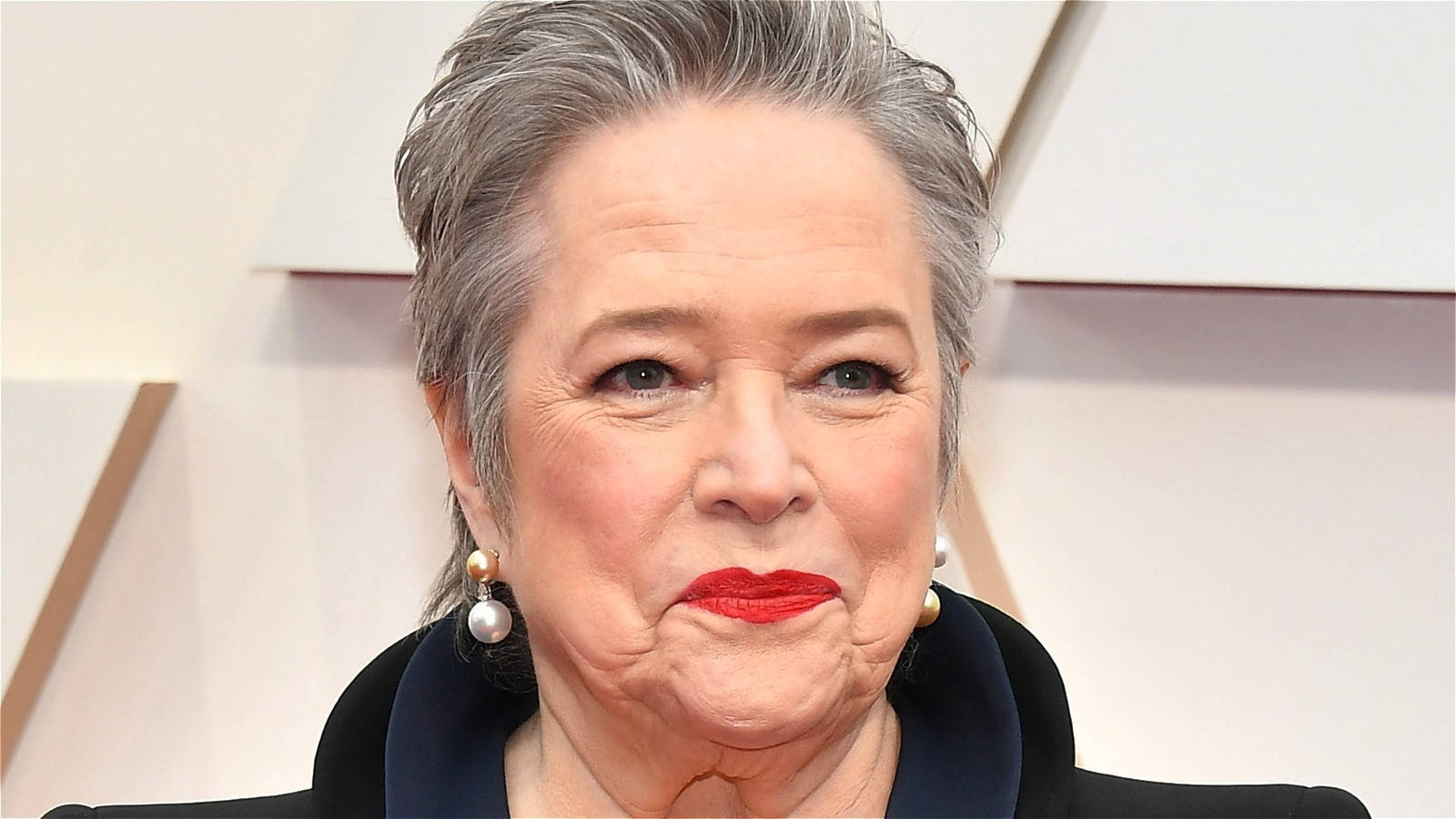Kathy Bates, gray hair, bold red lips, HD Desktop Wallpaper