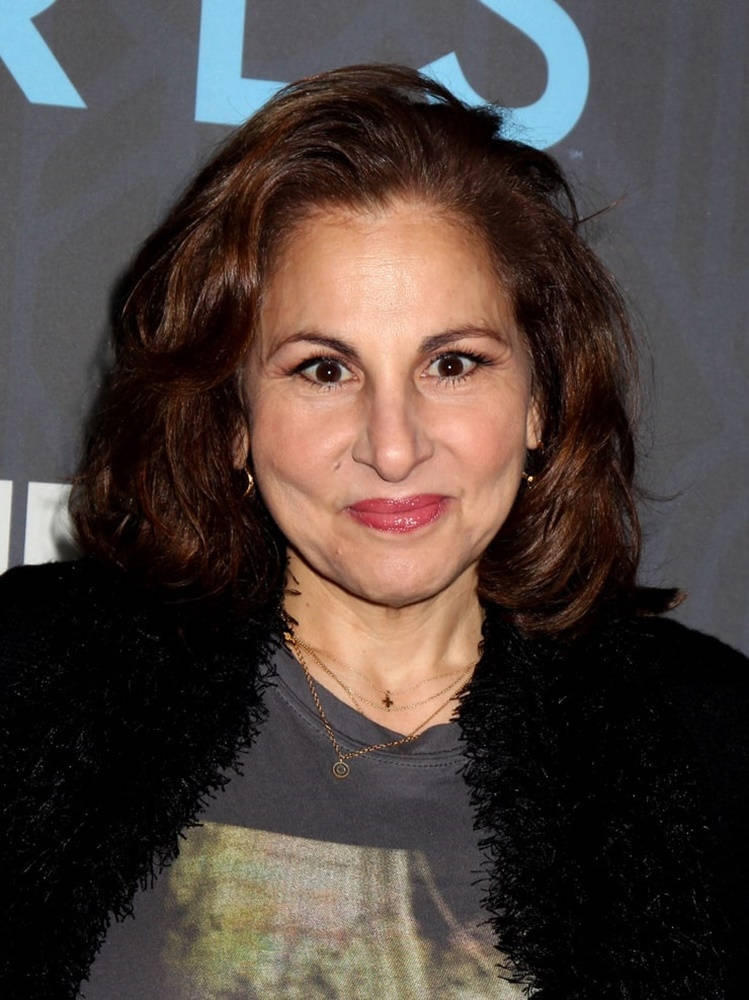 Kathy Najimy, black fur jacket, brown wavy hair, SD Phone Wallpaper