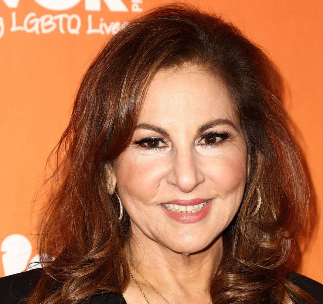 Kathy Najimy, long brown hair, hoop earrings, SD Desktop Wallpaper