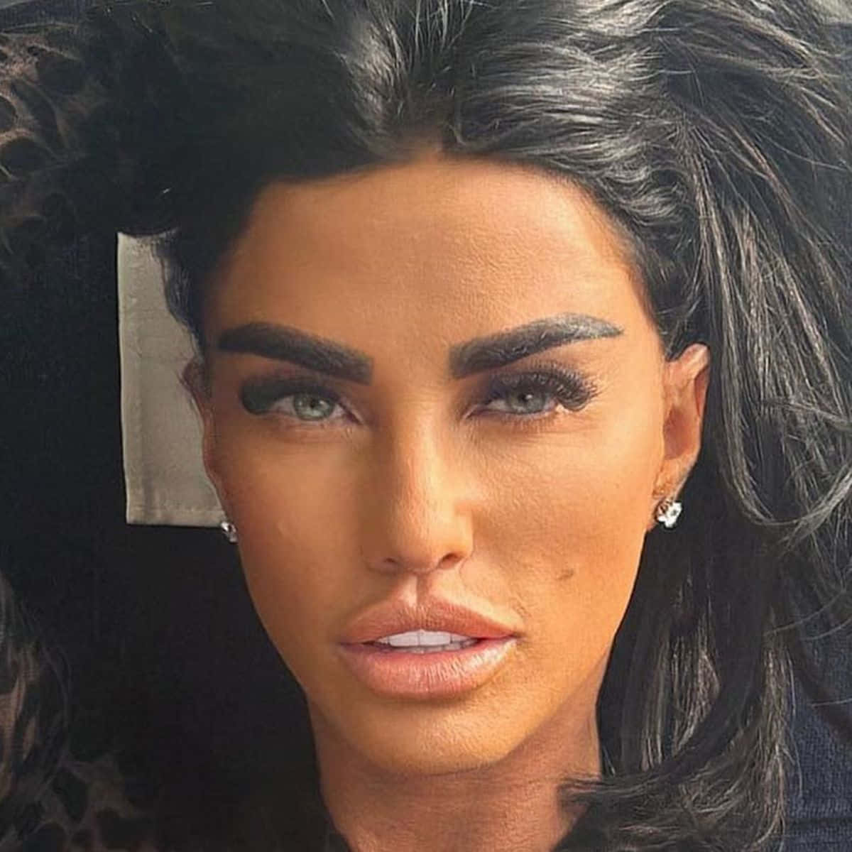 Katie Price, pink dress, close-up portrait, SD Desktop Wallpaper