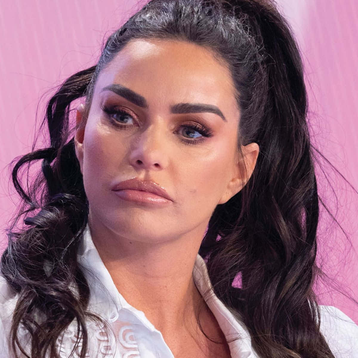 Katie Price, dark wavy hair, high ponytail, SD Desktop Wallpaper
