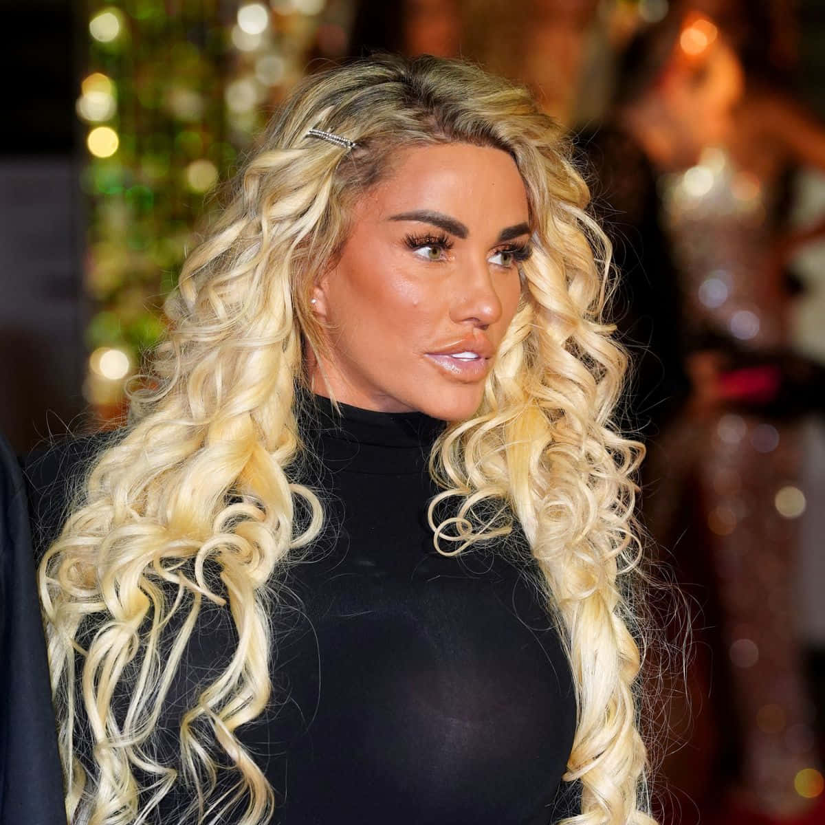 Katie Price, voluminous blonde curls, bold makeup, SD Desktop Wallpaper