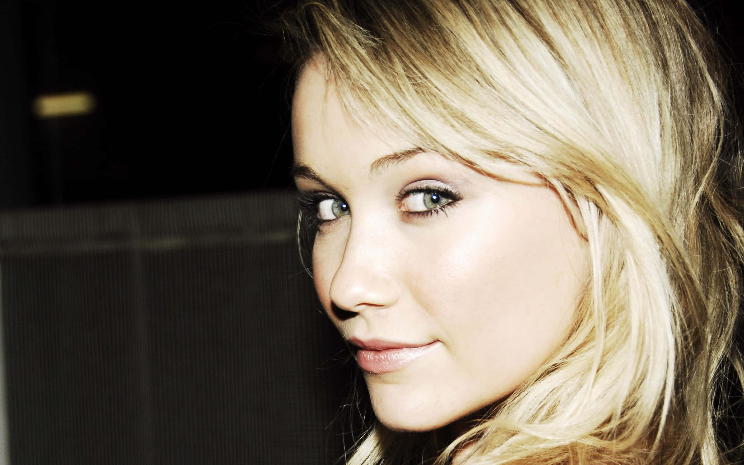 Katrina Bowden, blonde woman, striking blue eyes, 2K Desktop Wallpaper