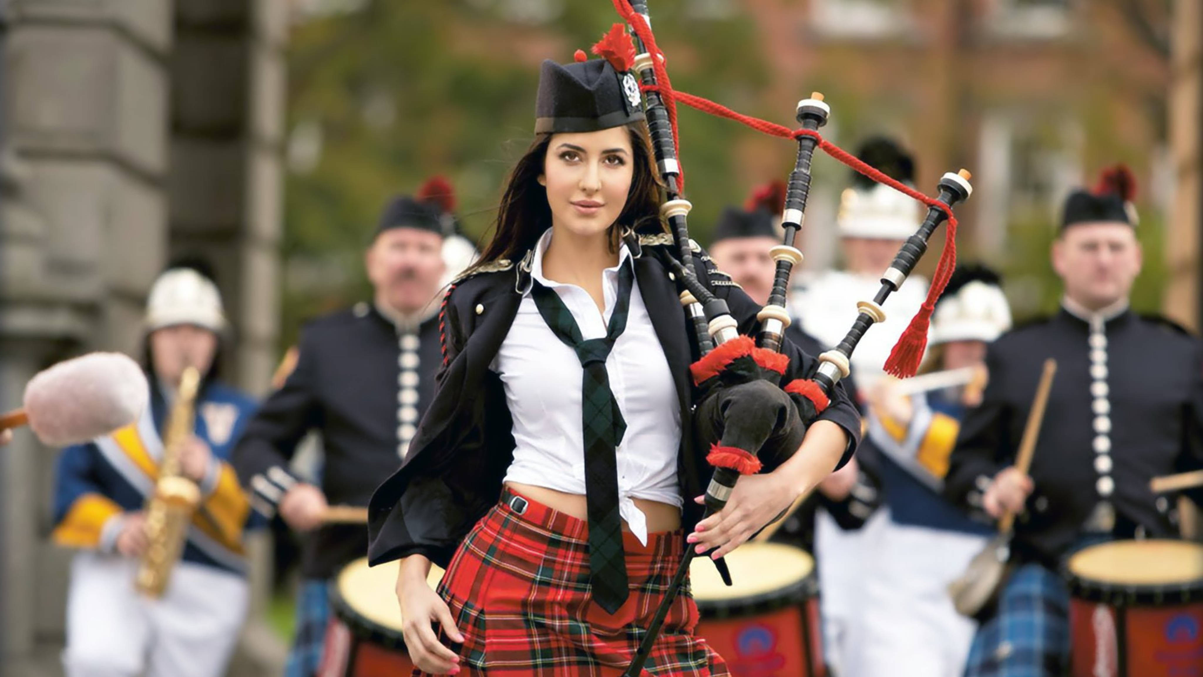 Katrina Kaif, red plaid kilt, bagpipes, 4K Desktop Wallpaper