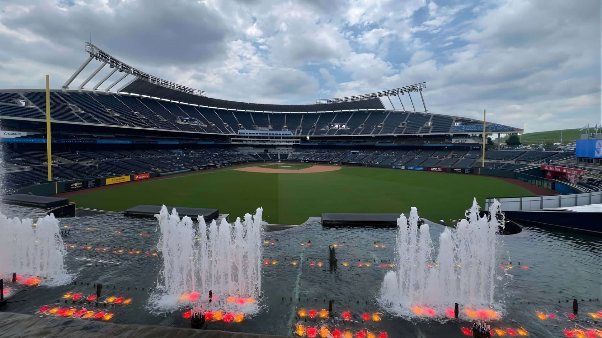 Kauffman Stadium, fountain view, vibrant green field, Full HD Desktop Wallpaper