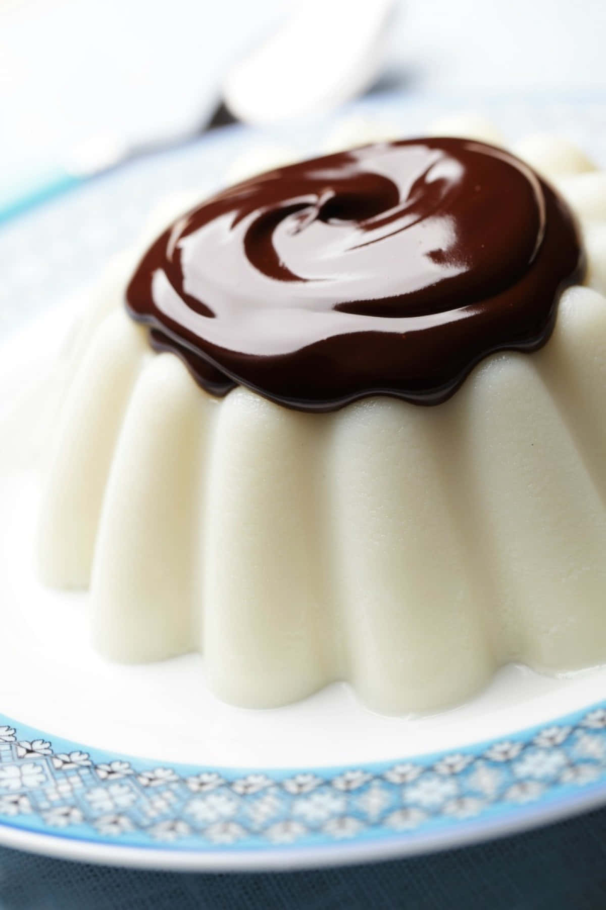 blancmange, creamy white flan, glossy dark chocolate swirl, HD Phone Wallpaper