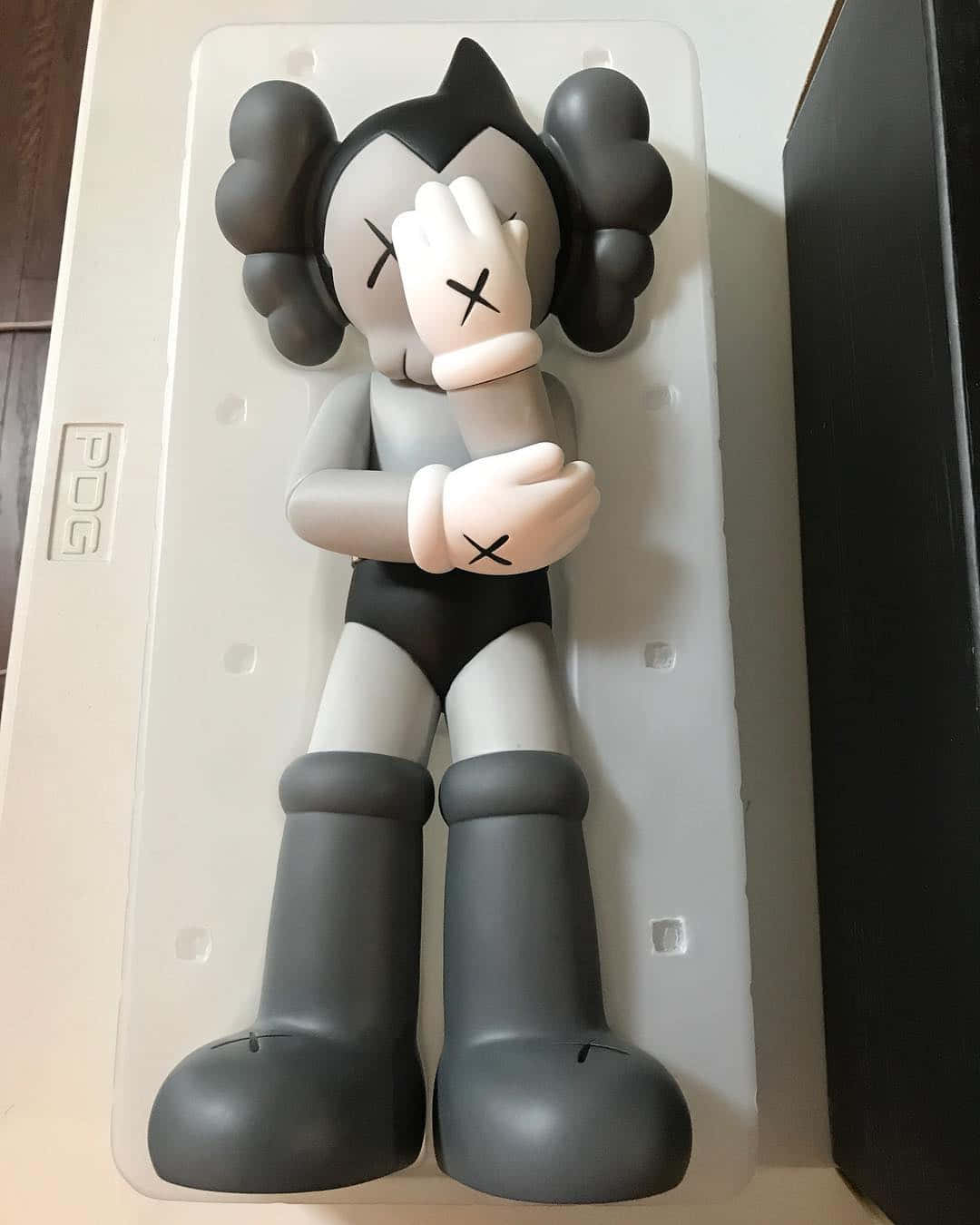 Kaws Astro Boy, gray and white KAWS figure, X eyes, HD Phone Wallpaper