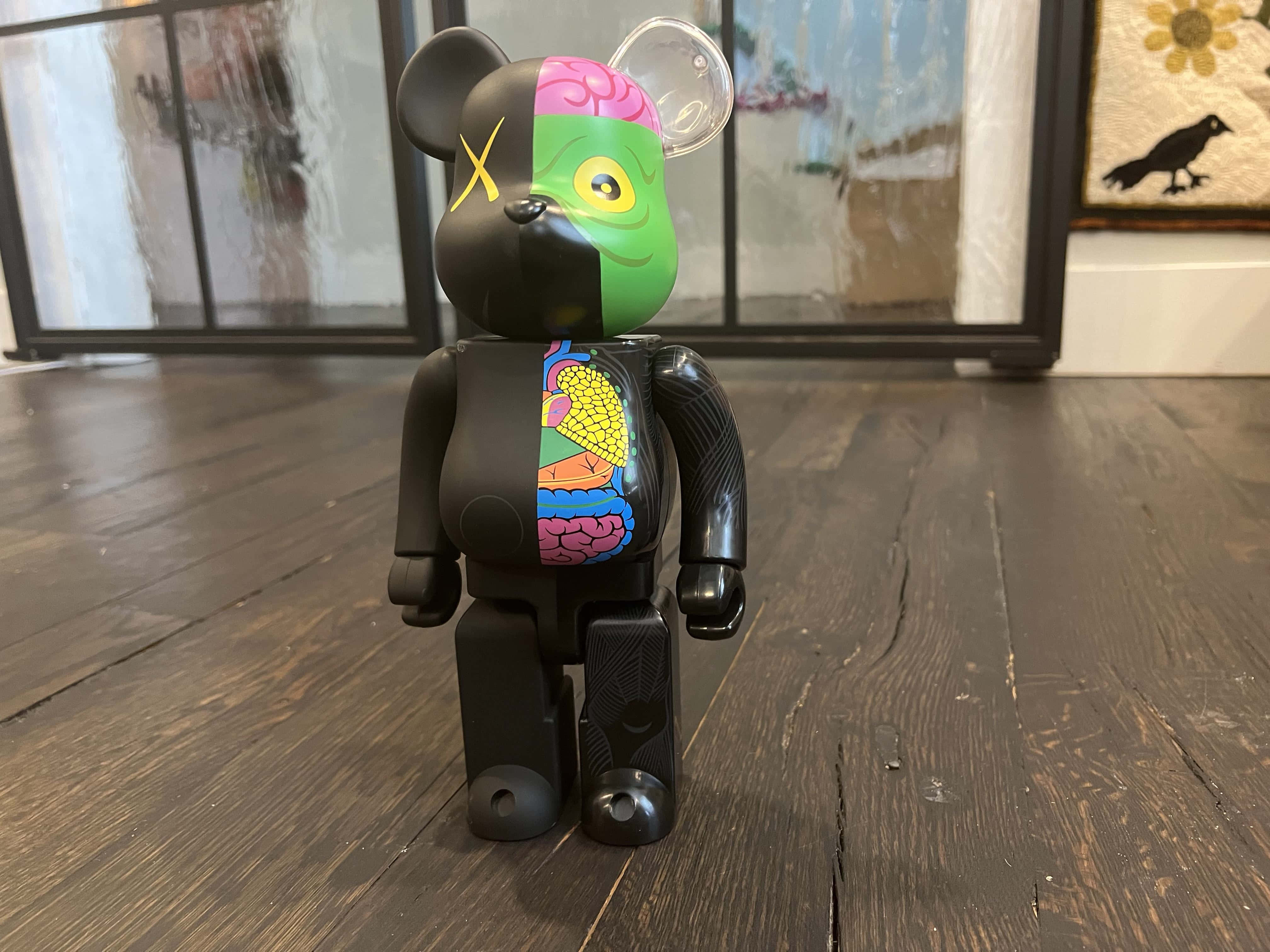 Kaws Bearbrick, black bear-shaped vinyl toy, half head as a brain, 4K Desktop Wallpaper