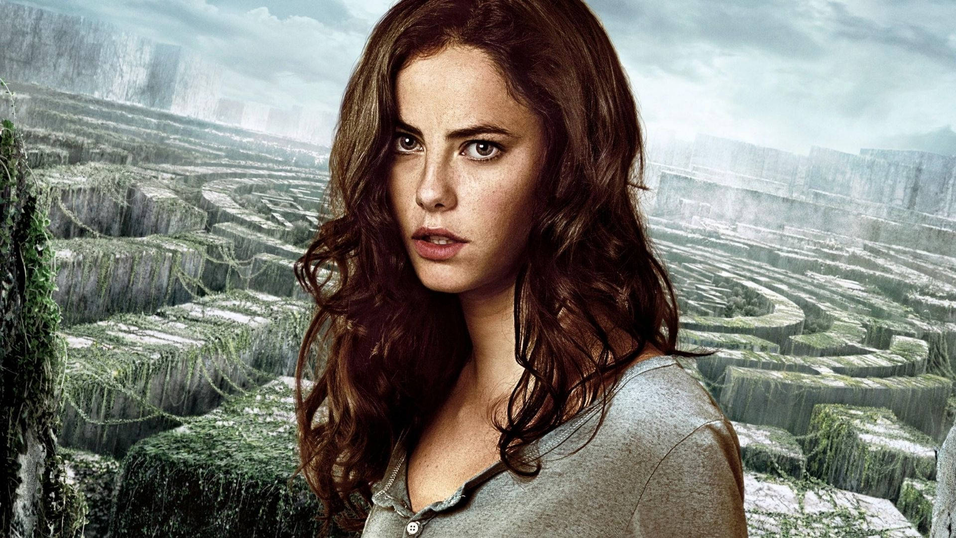 Kaya Scodelario, maze, overgrown stone labyrinth, Full HD Desktop Wallpaper