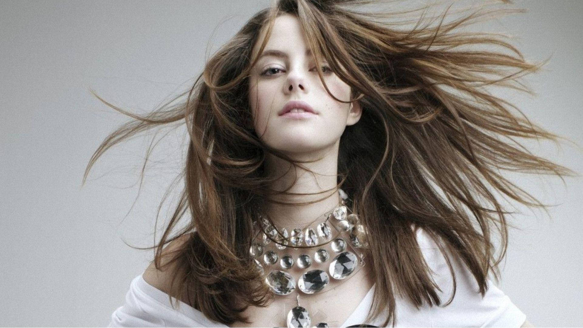Kaya Scodelario, flowing brown hair, crystal necklace, Full HD Desktop Wallpaper