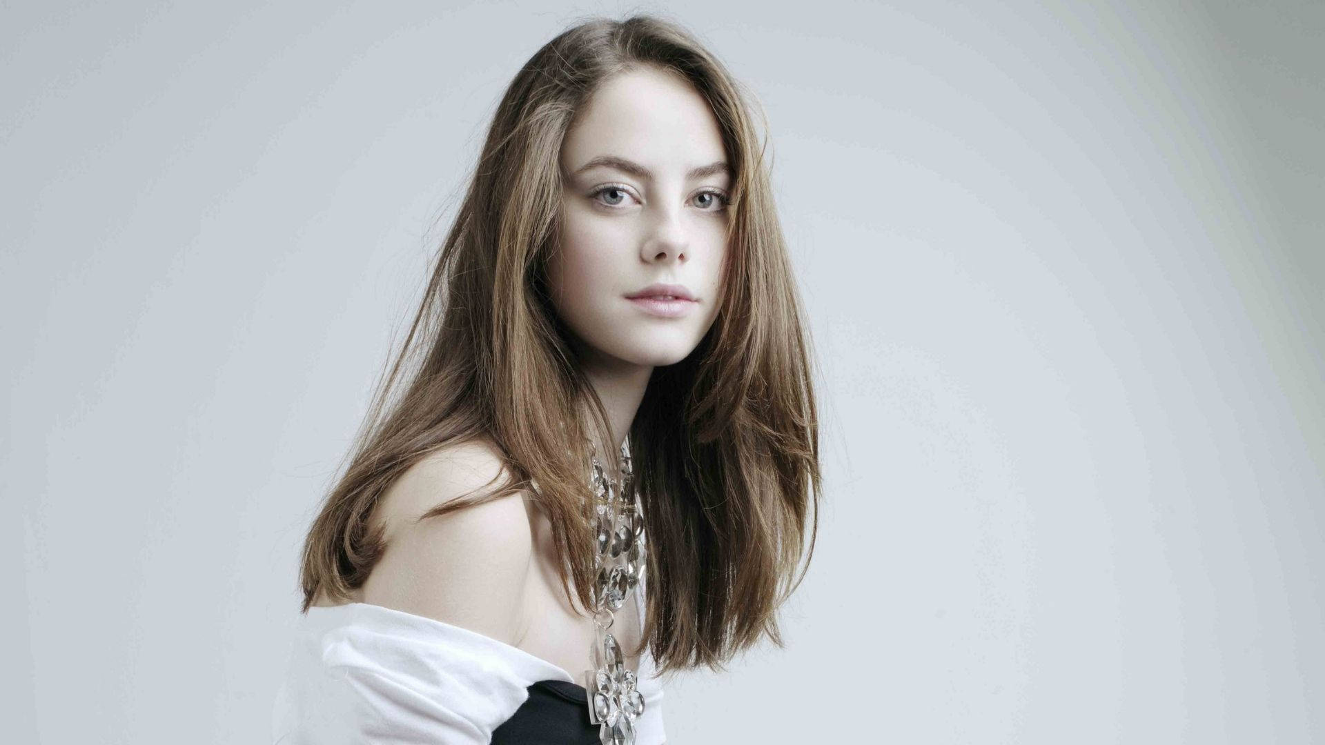 Kaya Scodelario, white off-shoulder top, silver necklace, Full HD Desktop Wallpaper