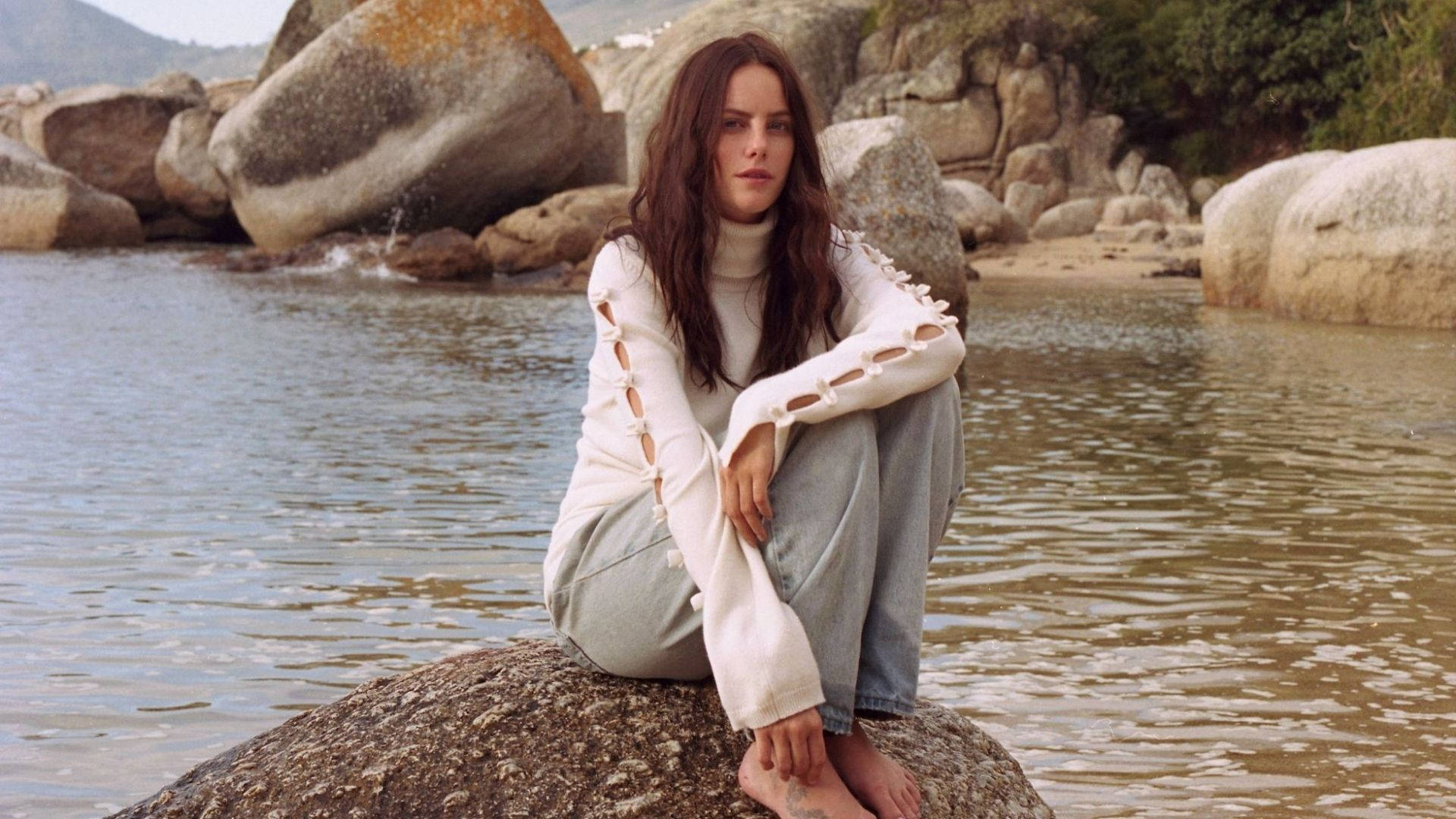 Kaya Scodelario, rock, calm water, Full HD Desktop Wallpaper