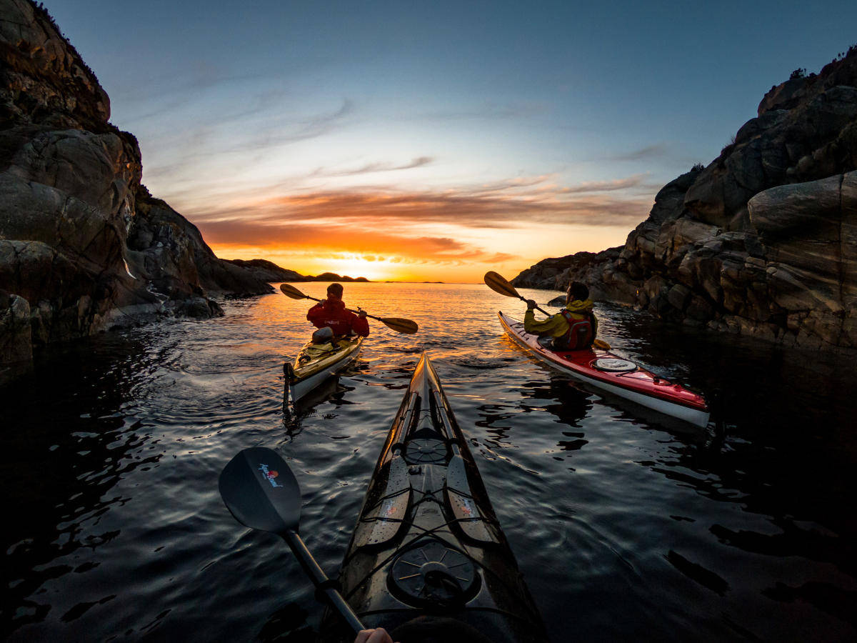 white water kayaking, sunset, fiery orange and pink hues, SD Desktop Wallpaper