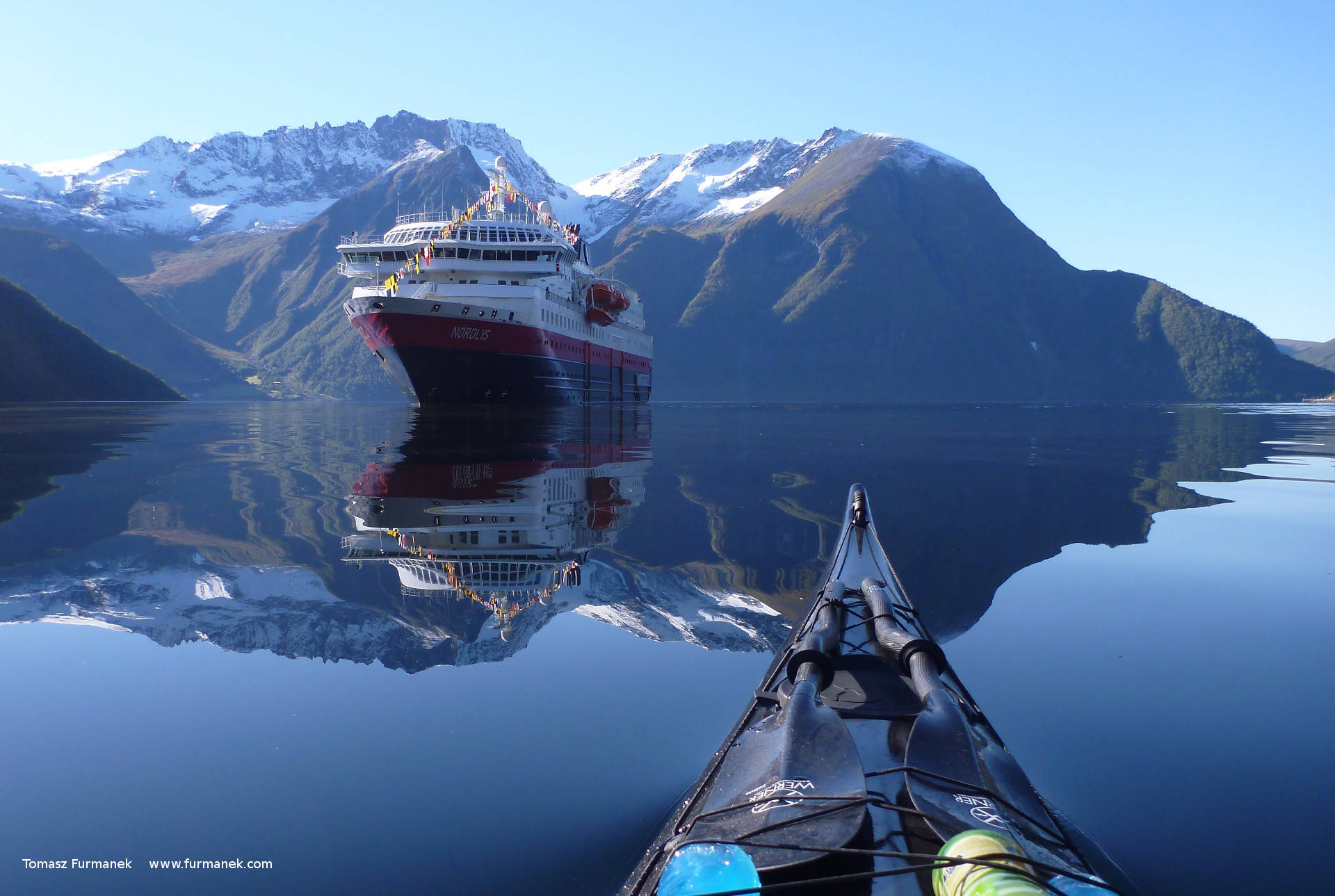 mountain range, kayak, glassy water, Full HD Desktop Wallpaper