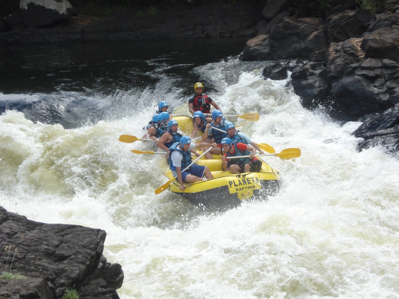 yellow raft, blue helmets, life vests, HD Desktop Wallpaper