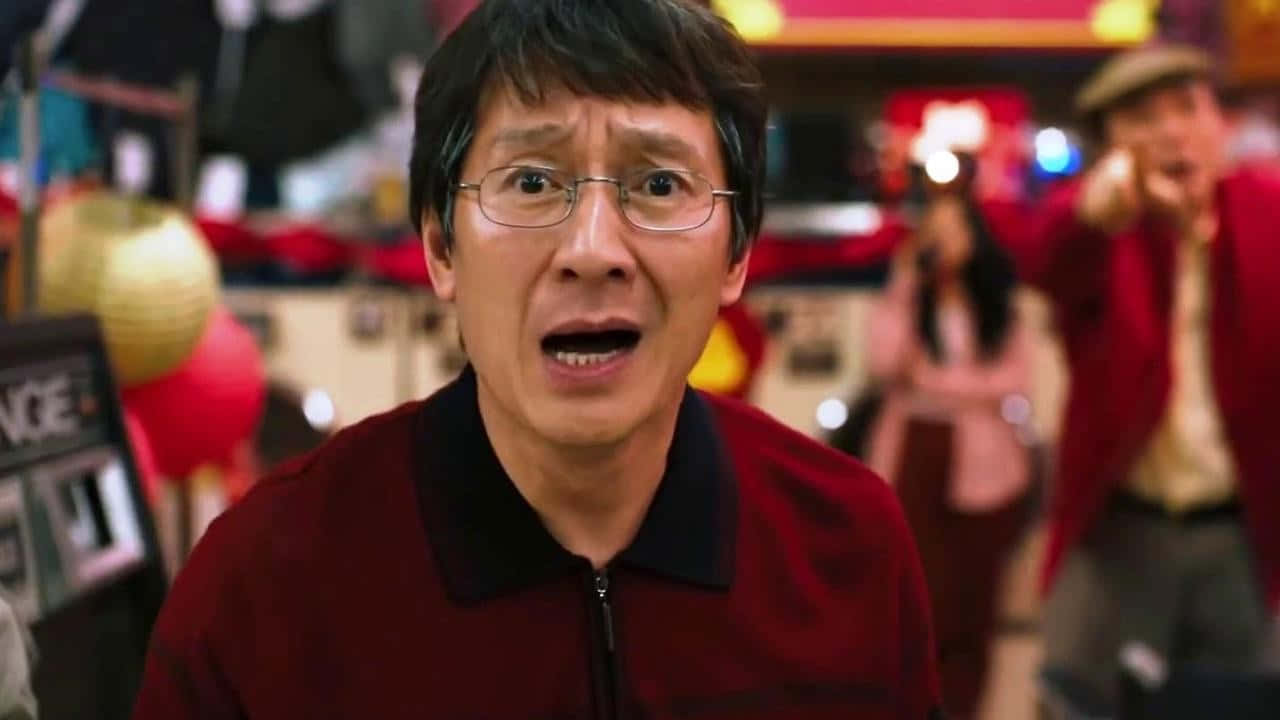 Ke Huy Quan, red jacket, glasses, HD Desktop Wallpaper