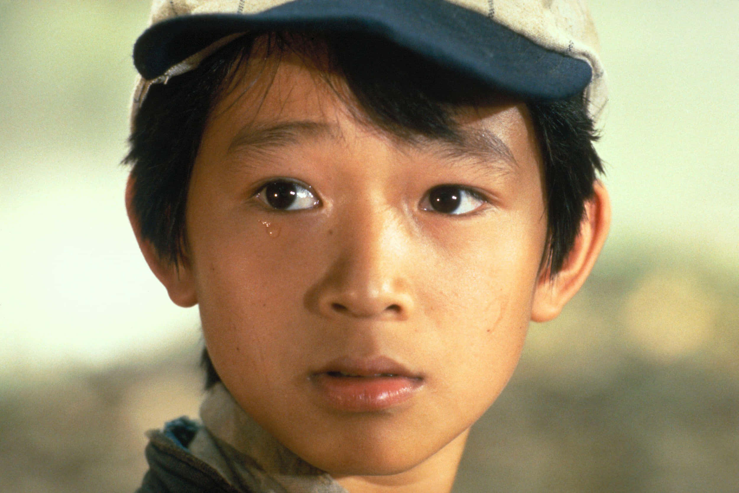 Ke Huy Quan, young boy, worn cap, Full HD Desktop Wallpaper