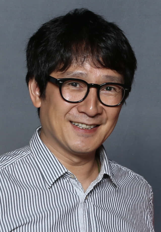 Ke Huy Quan, striped shirt, black-rimmed glasses, SD Phone Wallpaper
