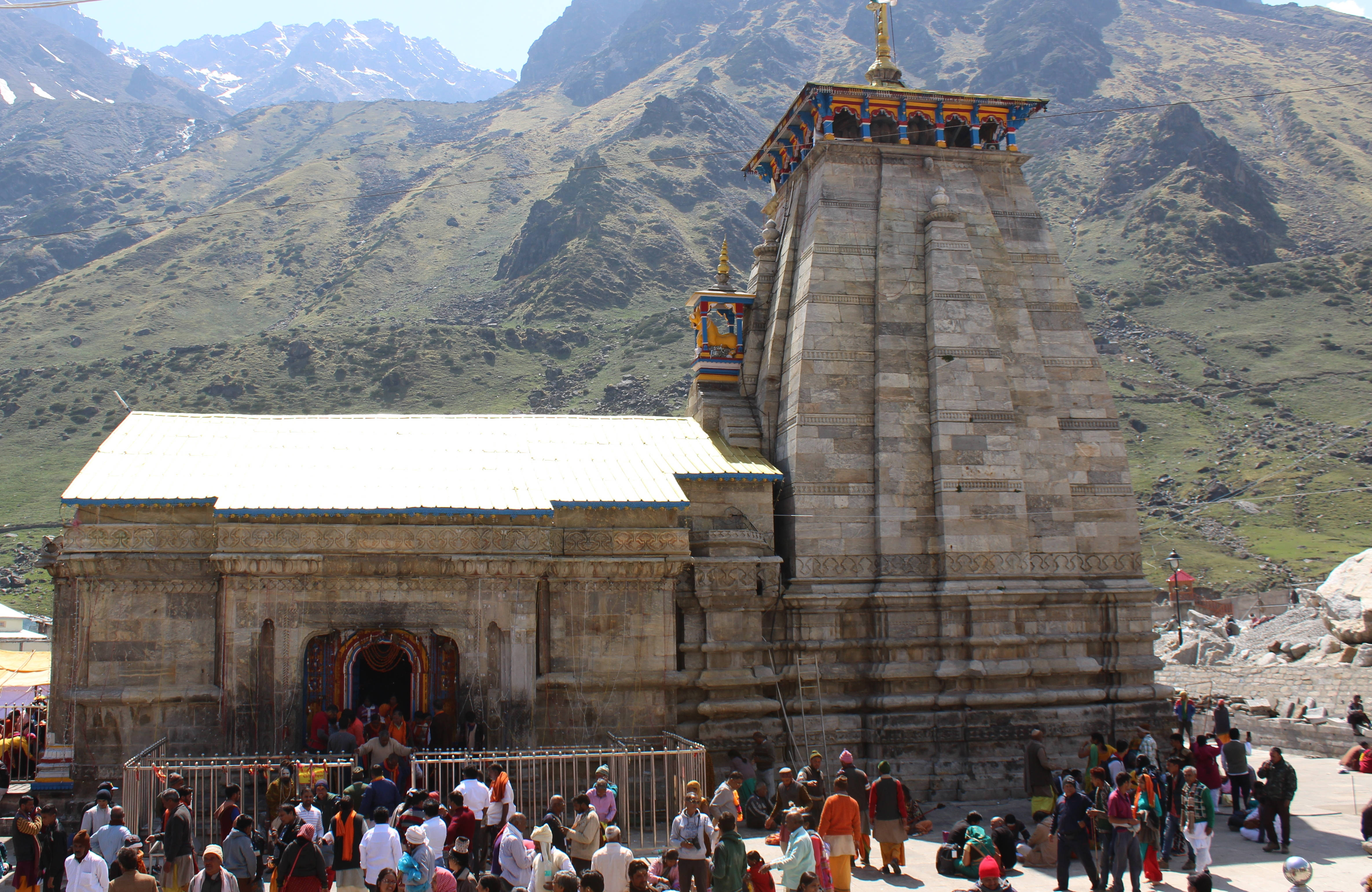 Kedarnath, stone walls, towering spire, 4K Desktop Wallpaper