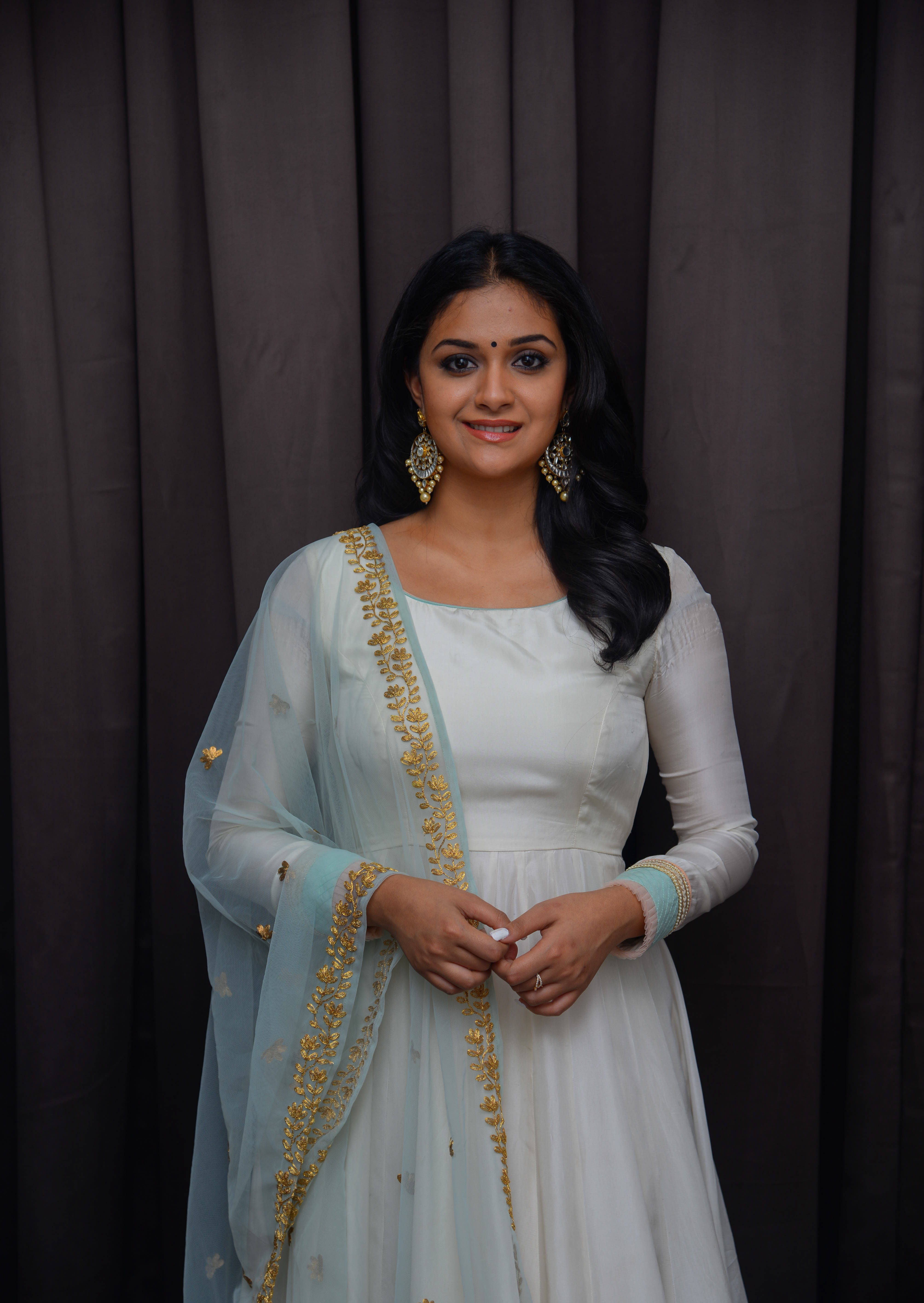 Keerthi Suresh, white saree, light blue embroidered outfit, 5K Phone Wallpaper
