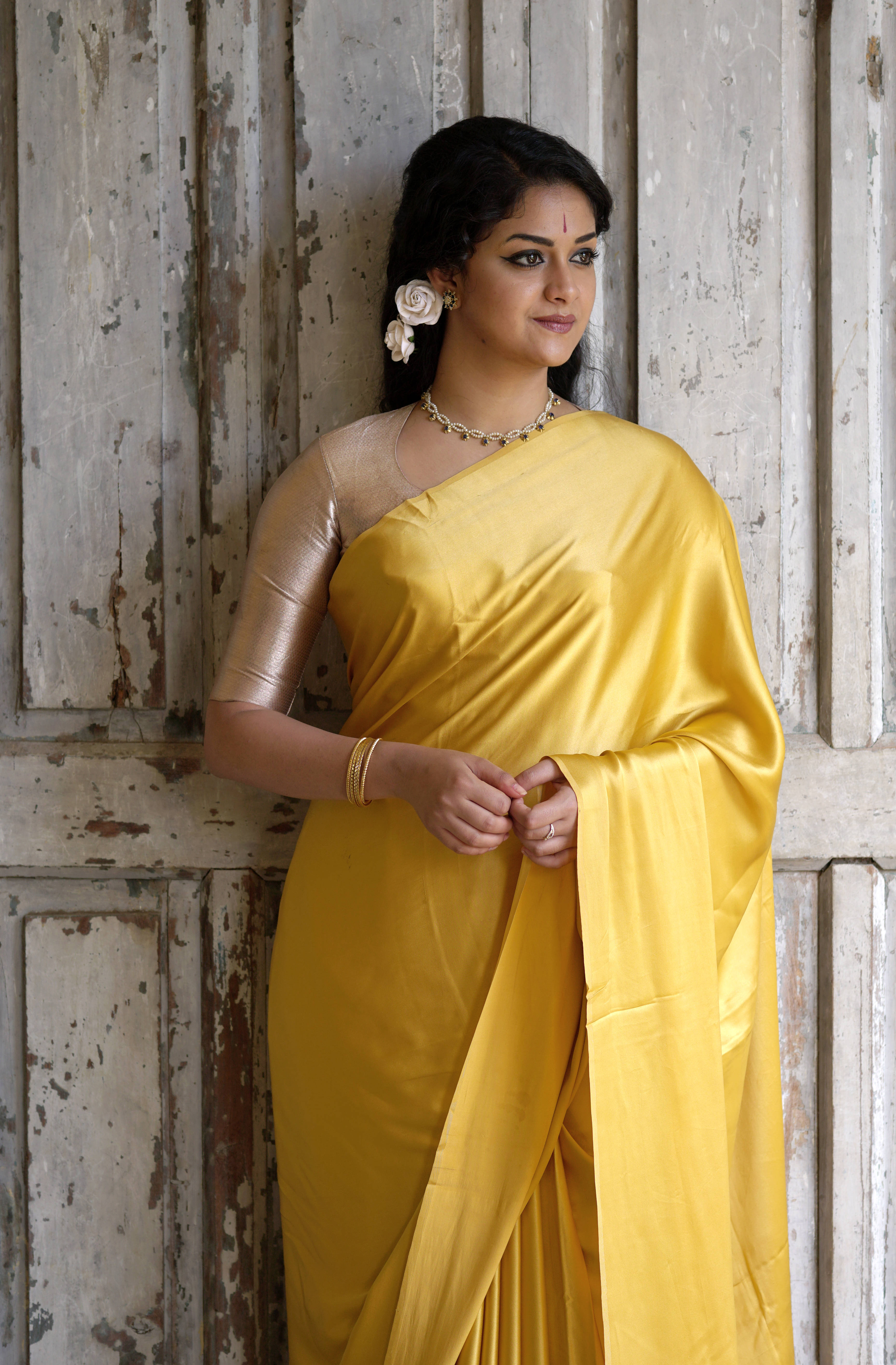 Keerthi Suresh, golden yellow saree, vibrant yellow silk sari, 5K Phone Wallpaper
