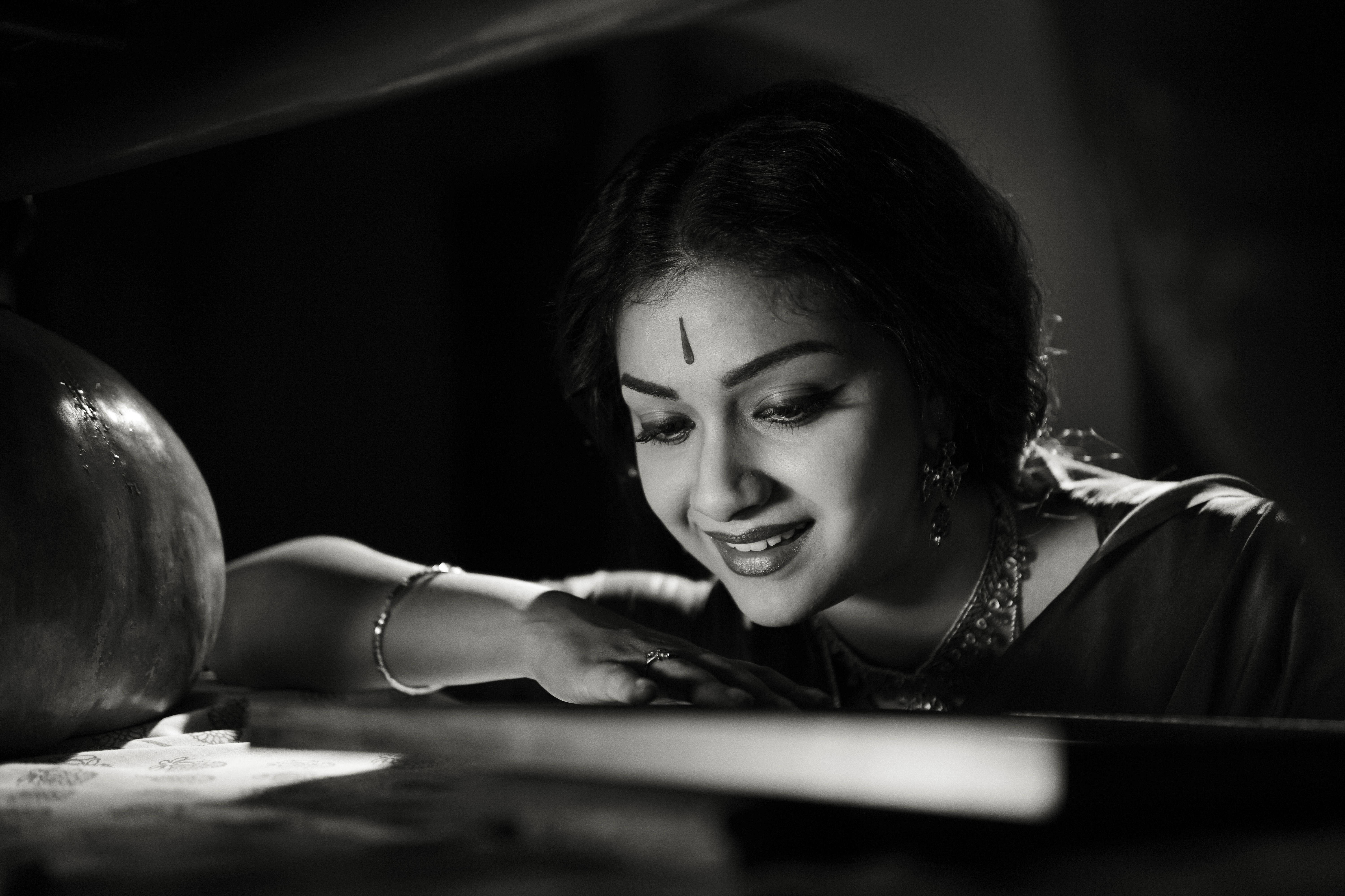Keerthi Suresh, black and white, traditional attire, 5K Desktop Wallpaper