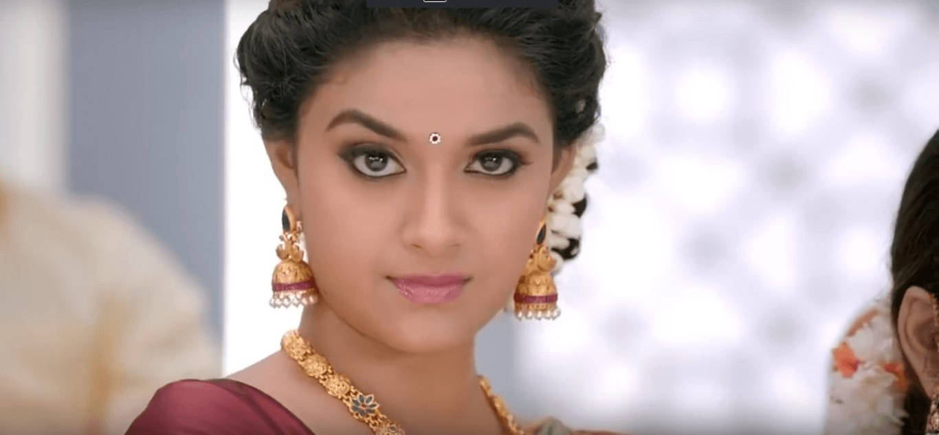 Keerthi Suresh, traditional Indian jewelry, floral hair accessories, HD Desktop Wallpaper