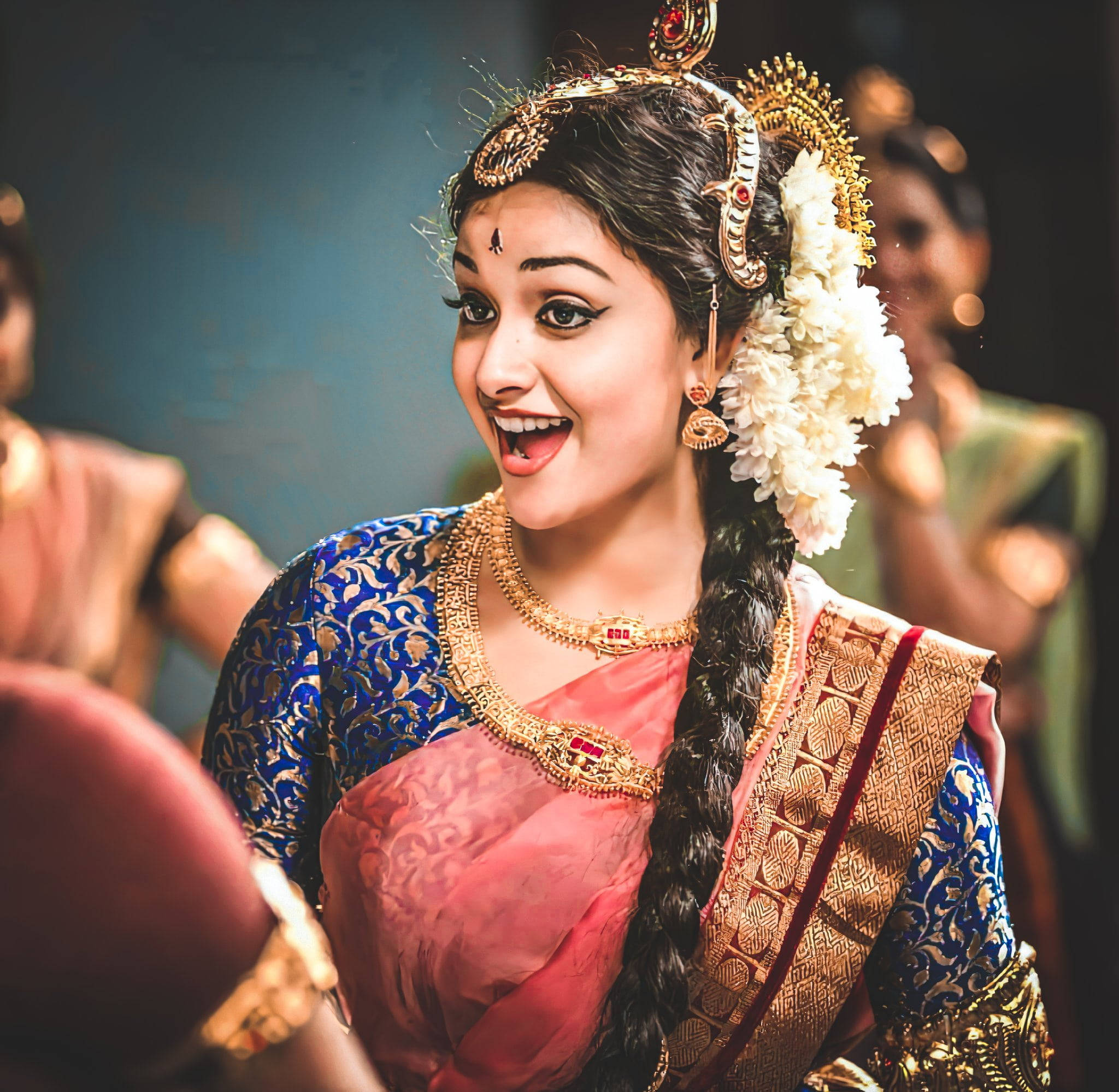 Keerthi Suresh, traditional Indian attire, gold jewelry, Full HD Desktop Wallpaper