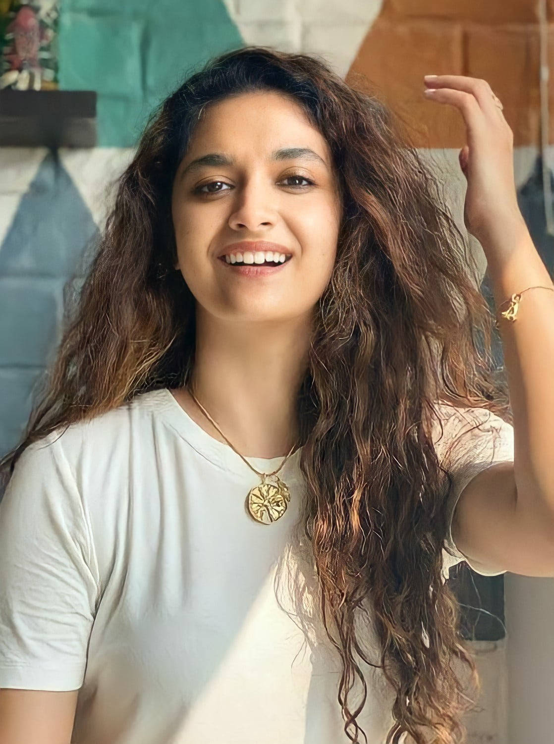 Keerthi Suresh, curly brown hair, long wavy brown hair, HD Phone Wallpaper