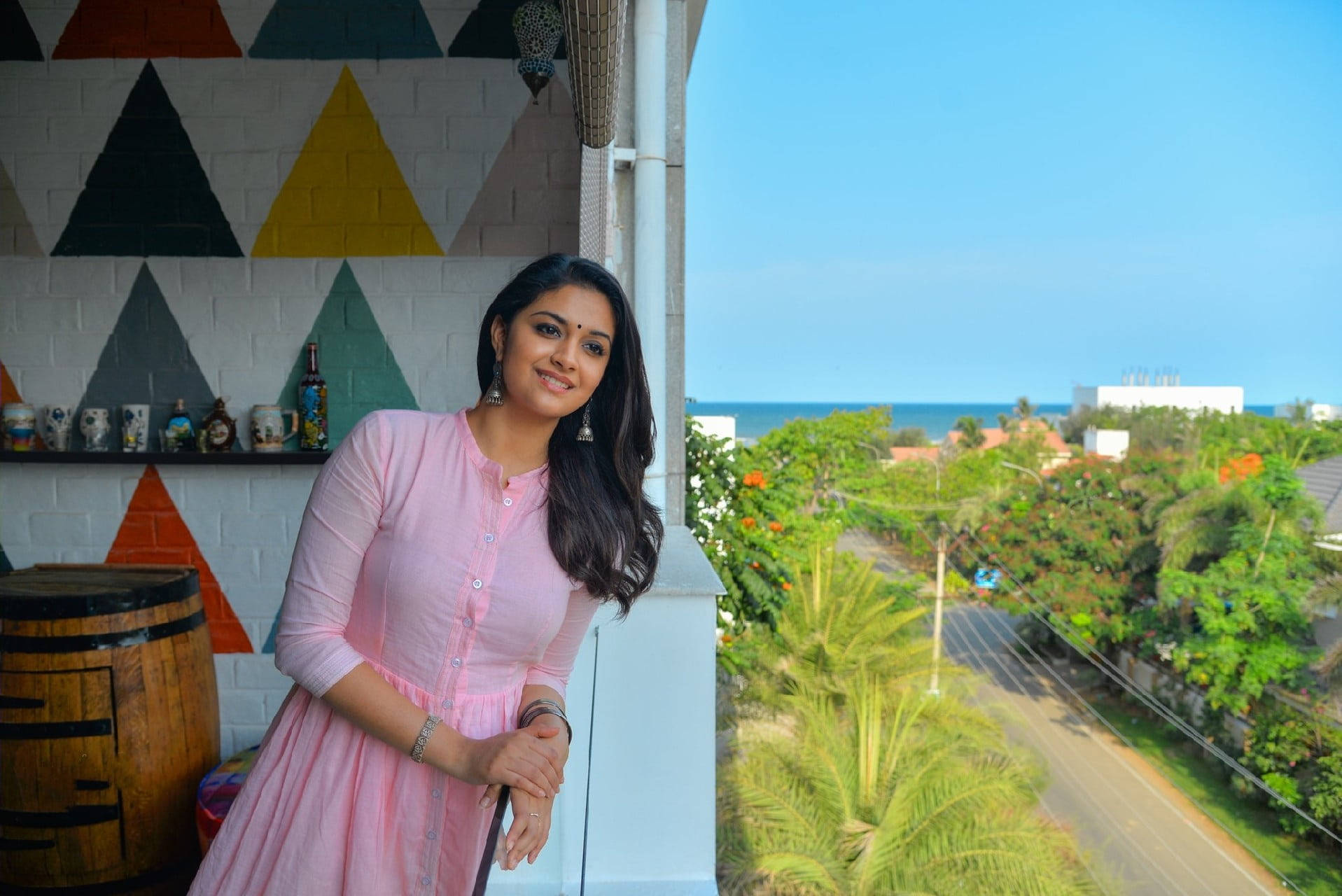 Keerthi Suresh, pink dress, balcony, HD Desktop Wallpaper
