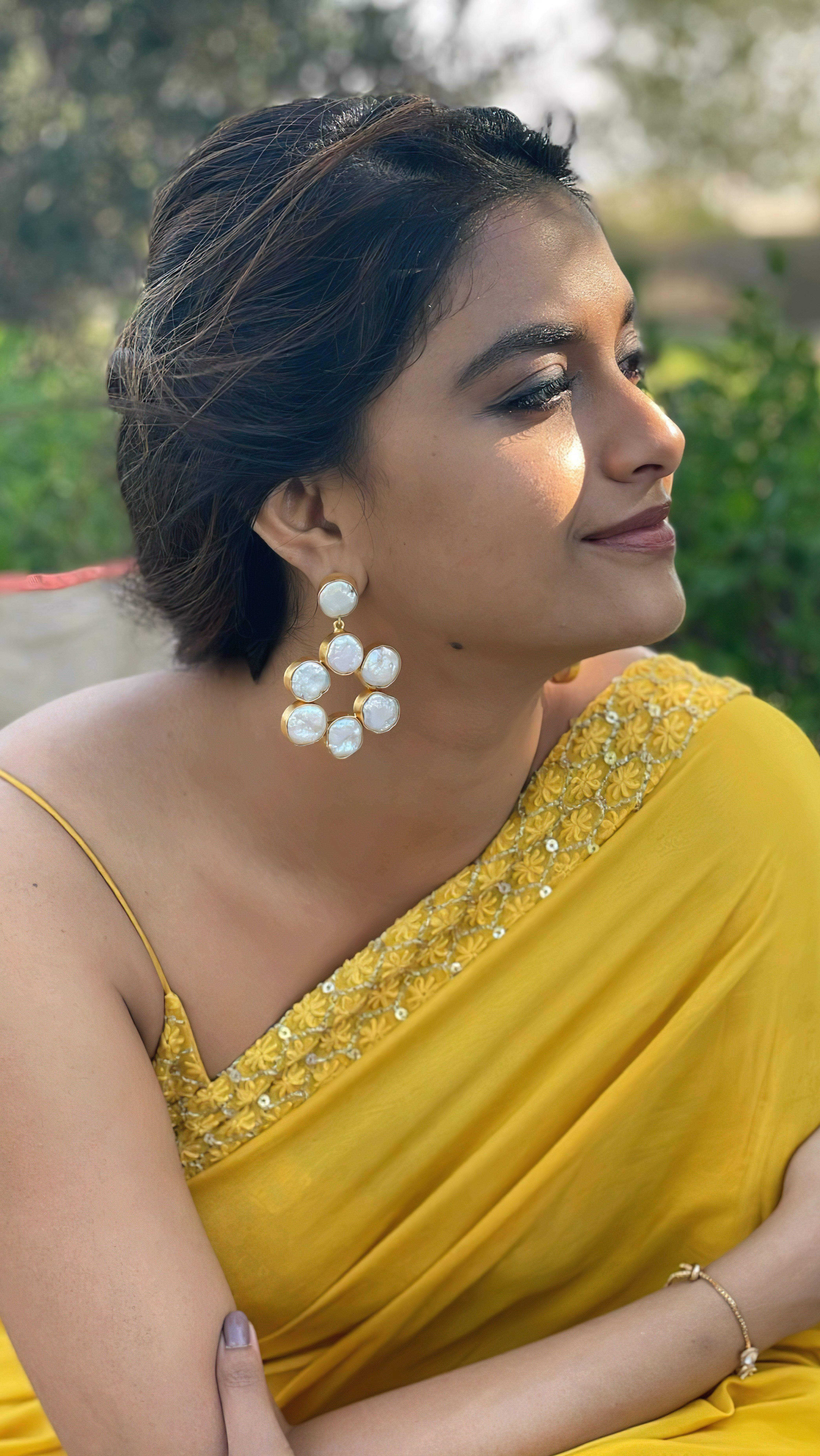 Keerthi Suresh, vibrant yellow saree, sequined border, 5K Phone Wallpaper