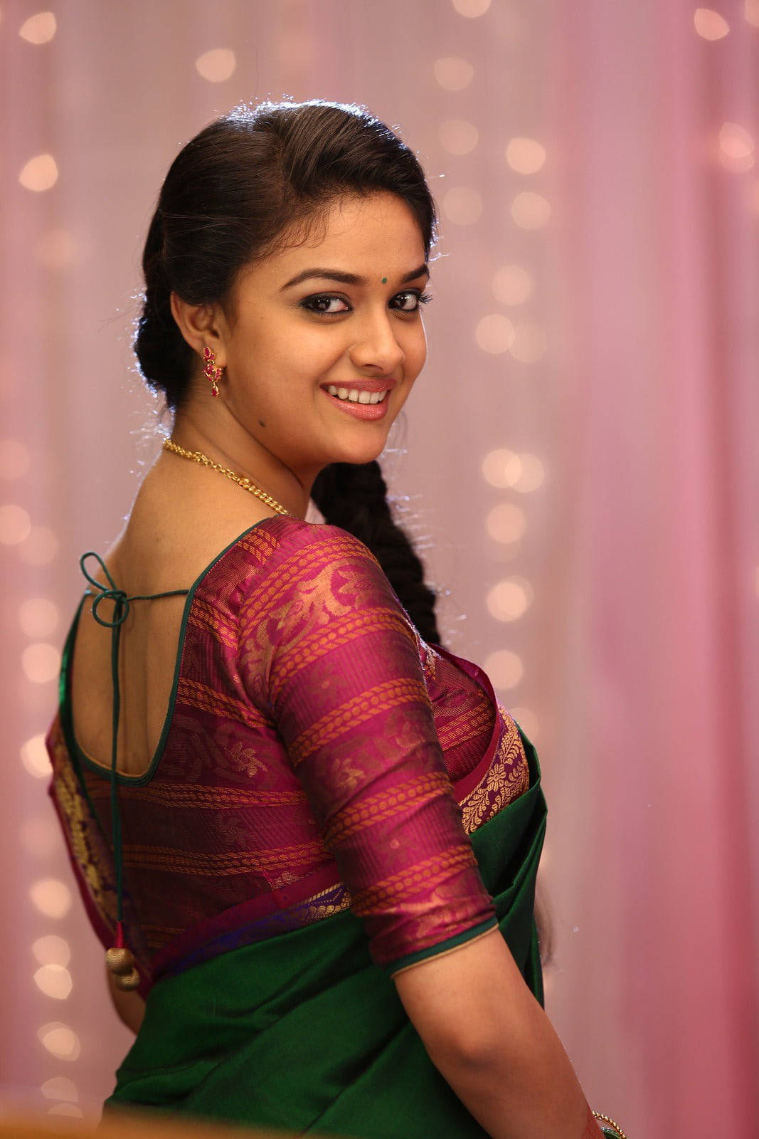 Keerthi Suresh, green and magenta saree, gold embroidery, HD Phone Wallpaper