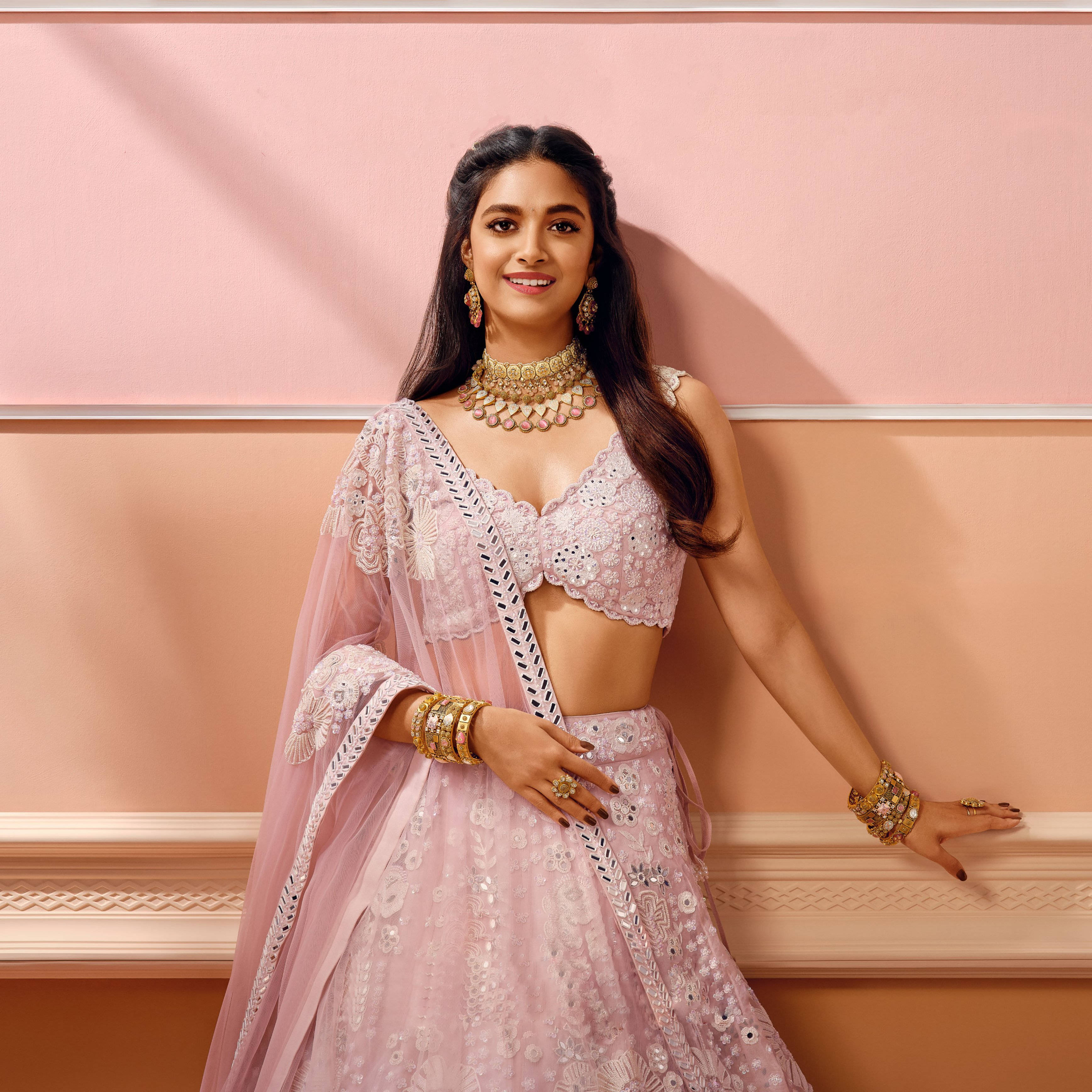 Keerthi Suresh, pink embroidered lehenga, gold jewelry, 2K Desktop Wallpaper