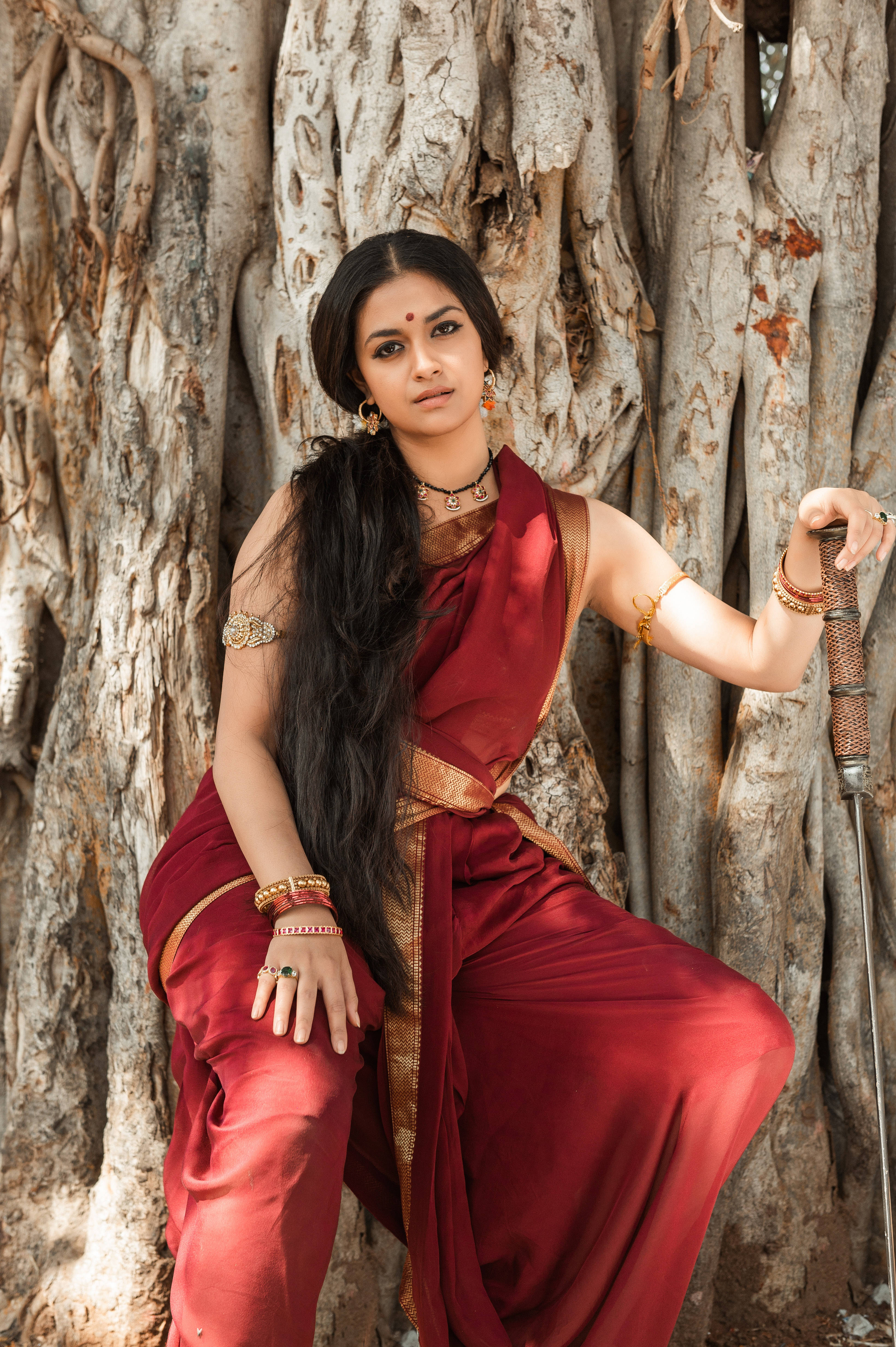Keerthi Suresh, red sari, gold accents, 4K Phone Wallpaper