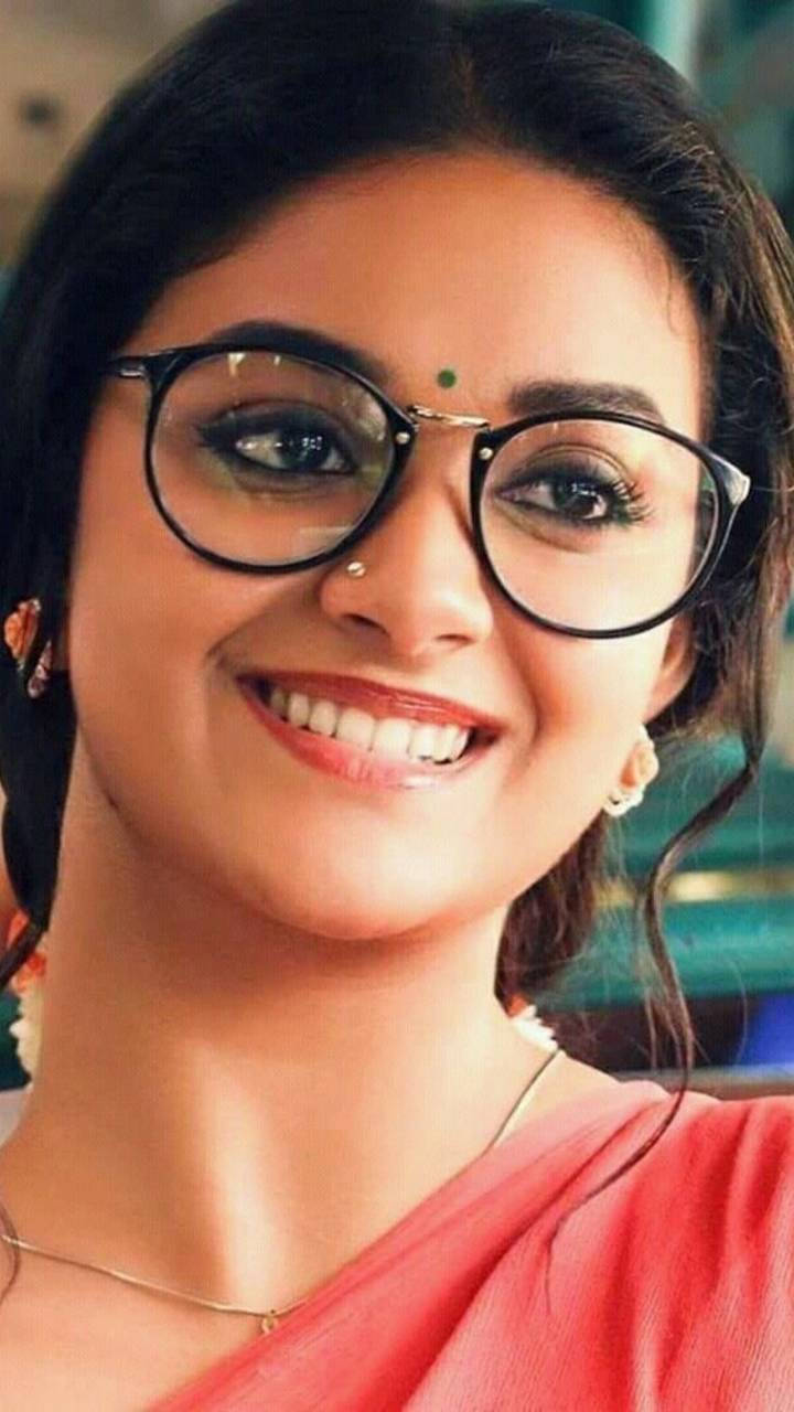 Keerthi Suresh, round glasses, coral sari, HD Phone Wallpaper