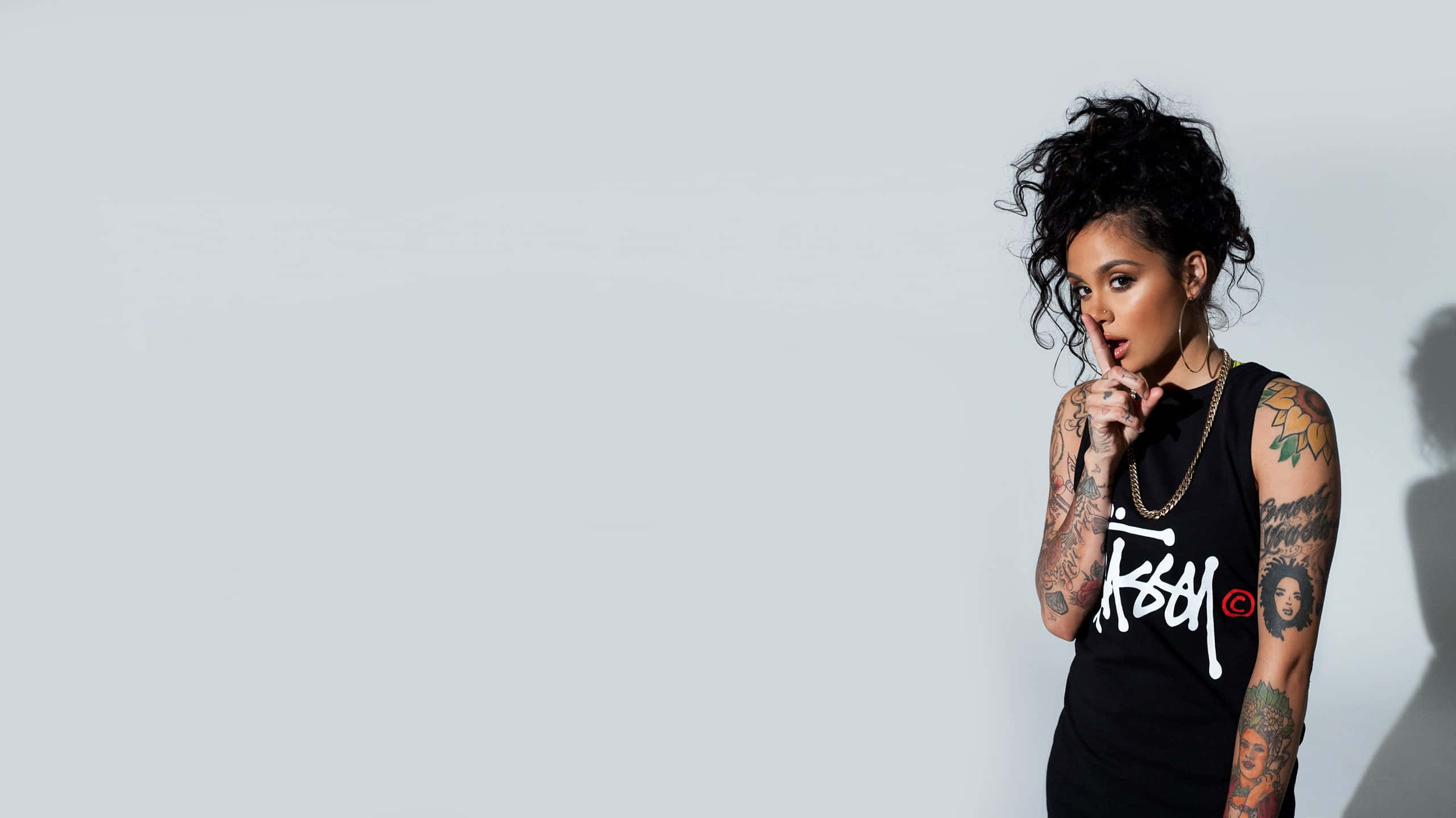 Kehlani, curly hair, tattoos, 2K Desktop Wallpaper