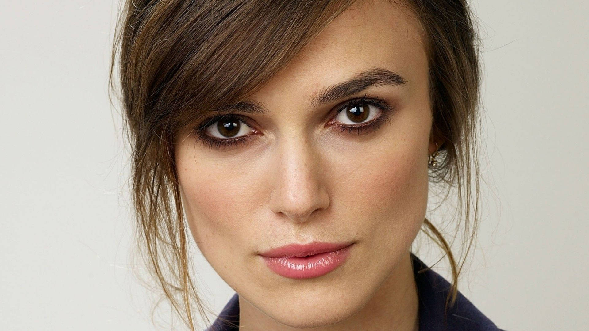 Keira Knightley, fierce face, brown eyes, Full HD Desktop Wallpaper