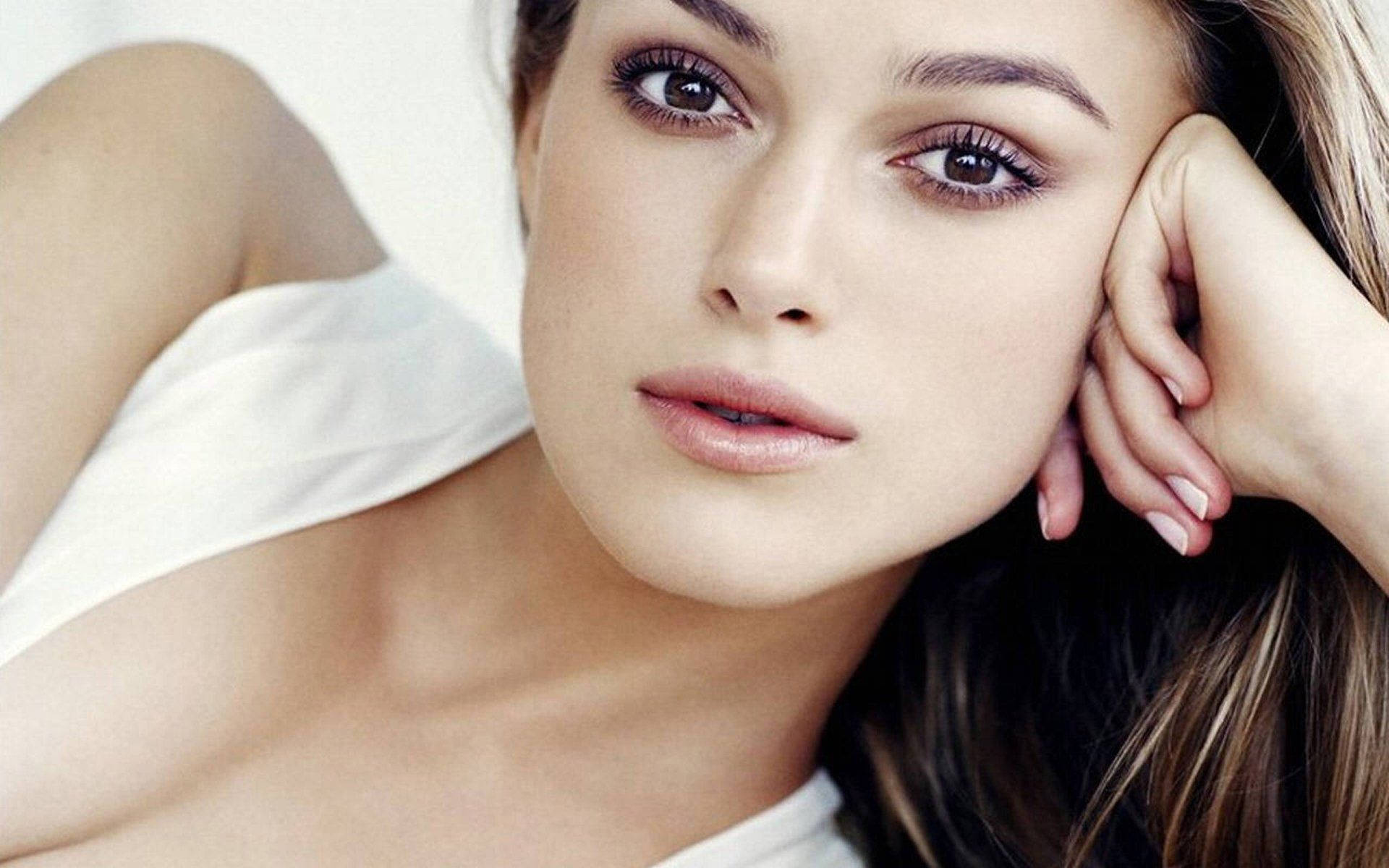 Keira Knightley, white dress, close-up, Full HD Desktop Wallpaper