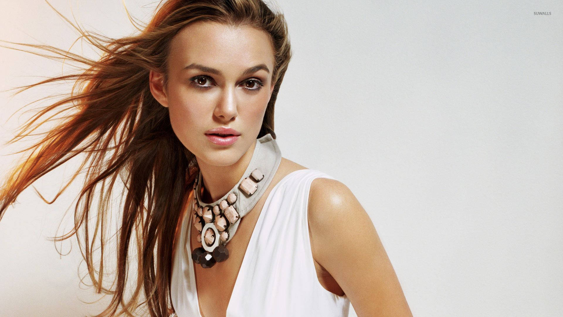 Keira Knightley, flowing brown hair, statement necklace, Full HD Desktop Wallpaper