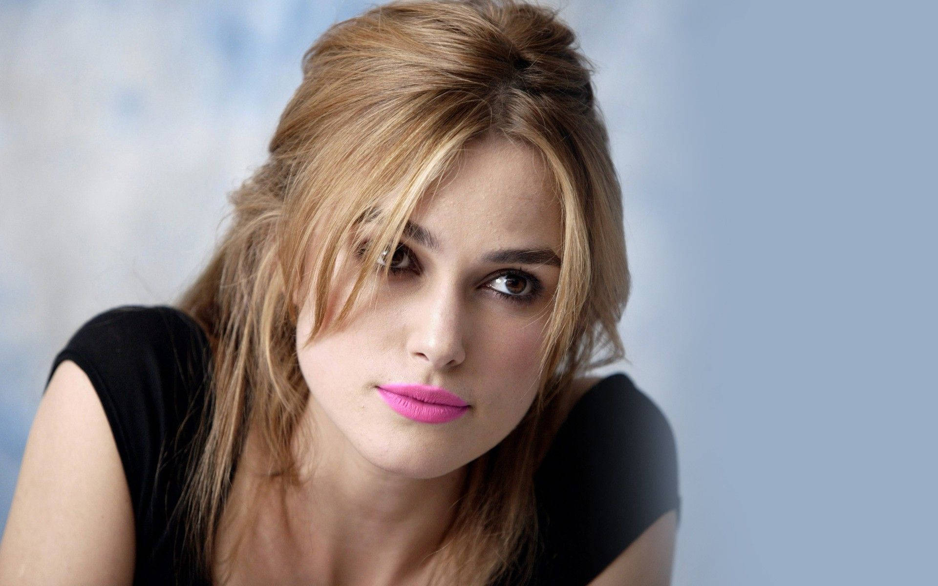 Keira Knightley, pink lipstick, blonde hair, Full HD Desktop Wallpaper