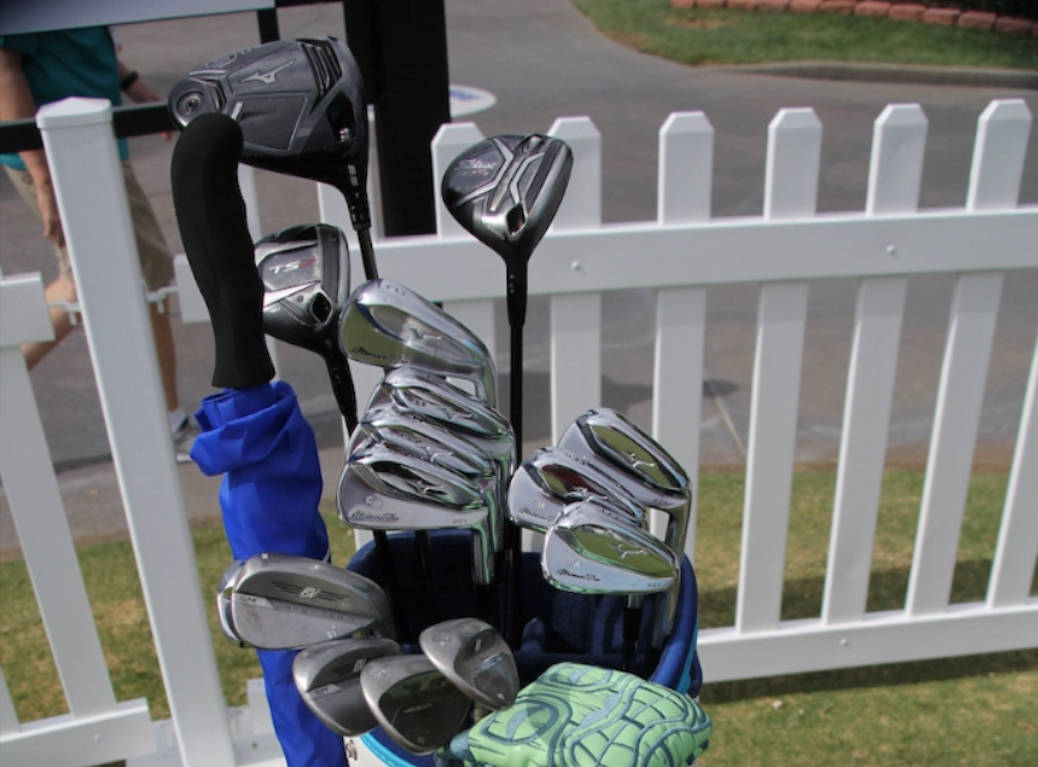 Keith Mitchell, chrome golf clubs, blue bag, SD Desktop Wallpaper