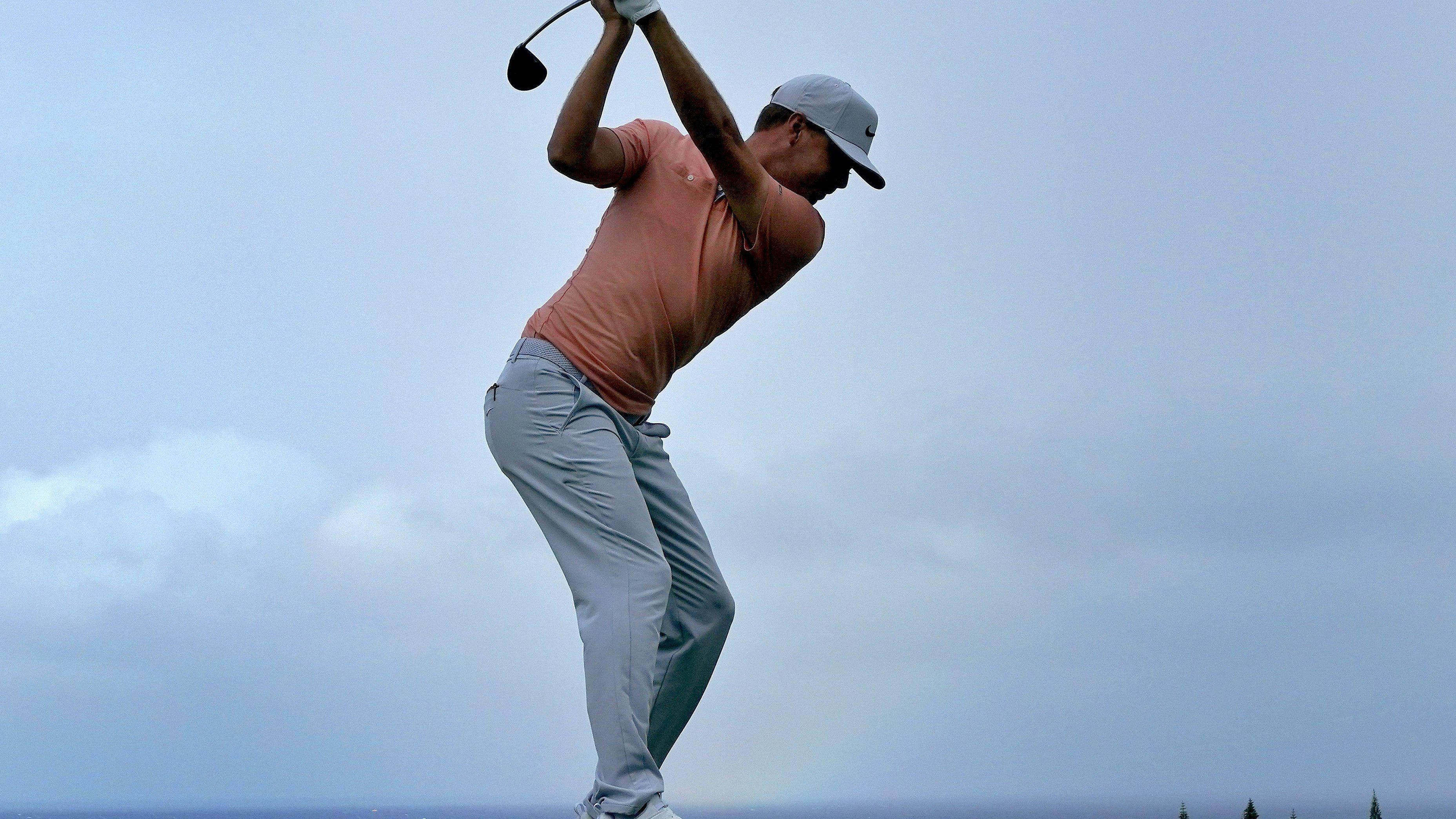 Keith Mitchell, golfer, mid-swing, 2K Desktop Wallpaper