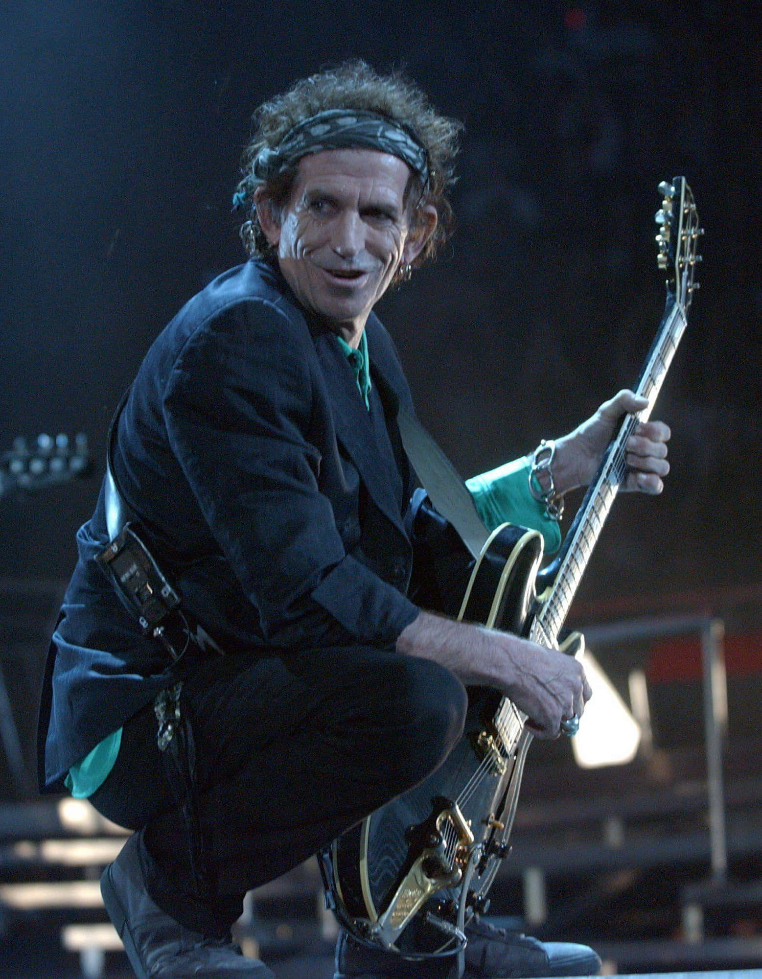 Keith Richards, black electric guitar, stage, Full HD Phone Wallpaper