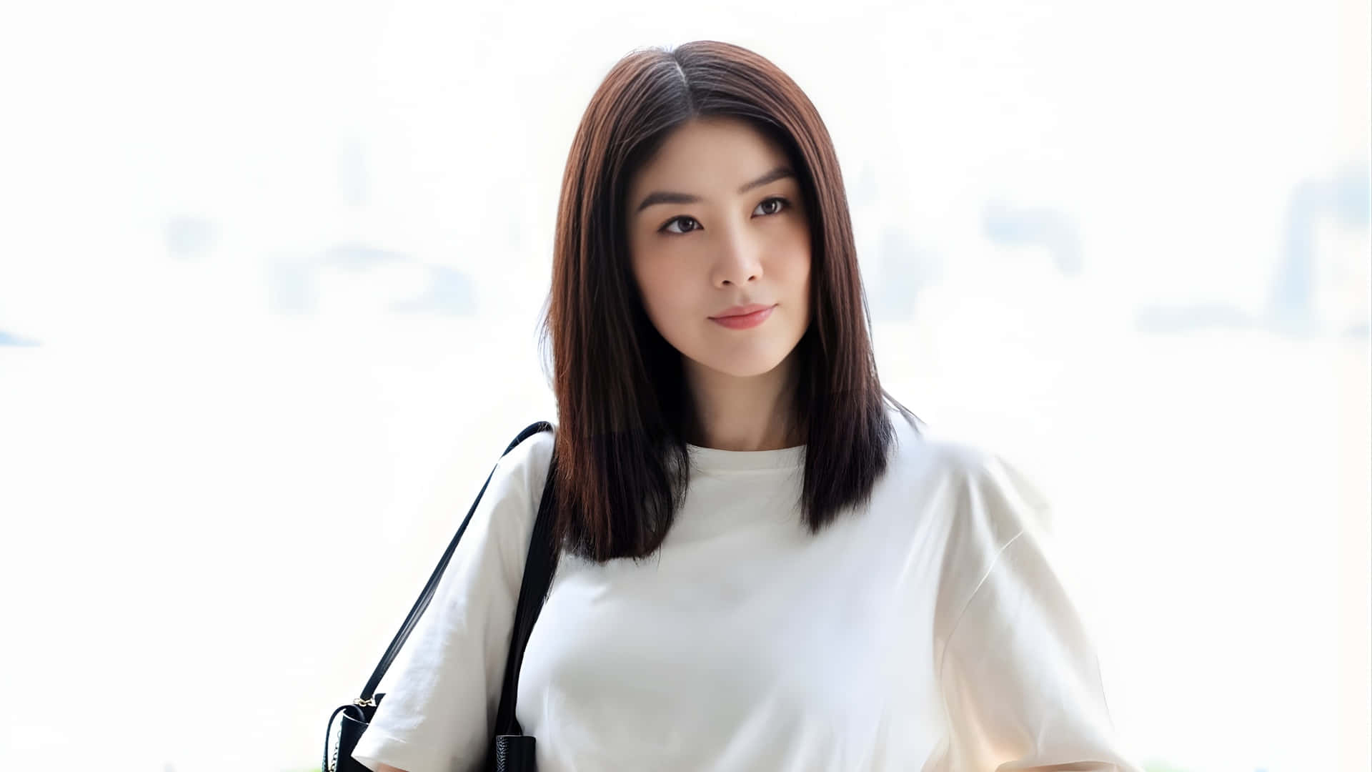 Kelly Chen, white t-shirt, black shoulder bag, Full HD Desktop Wallpaper