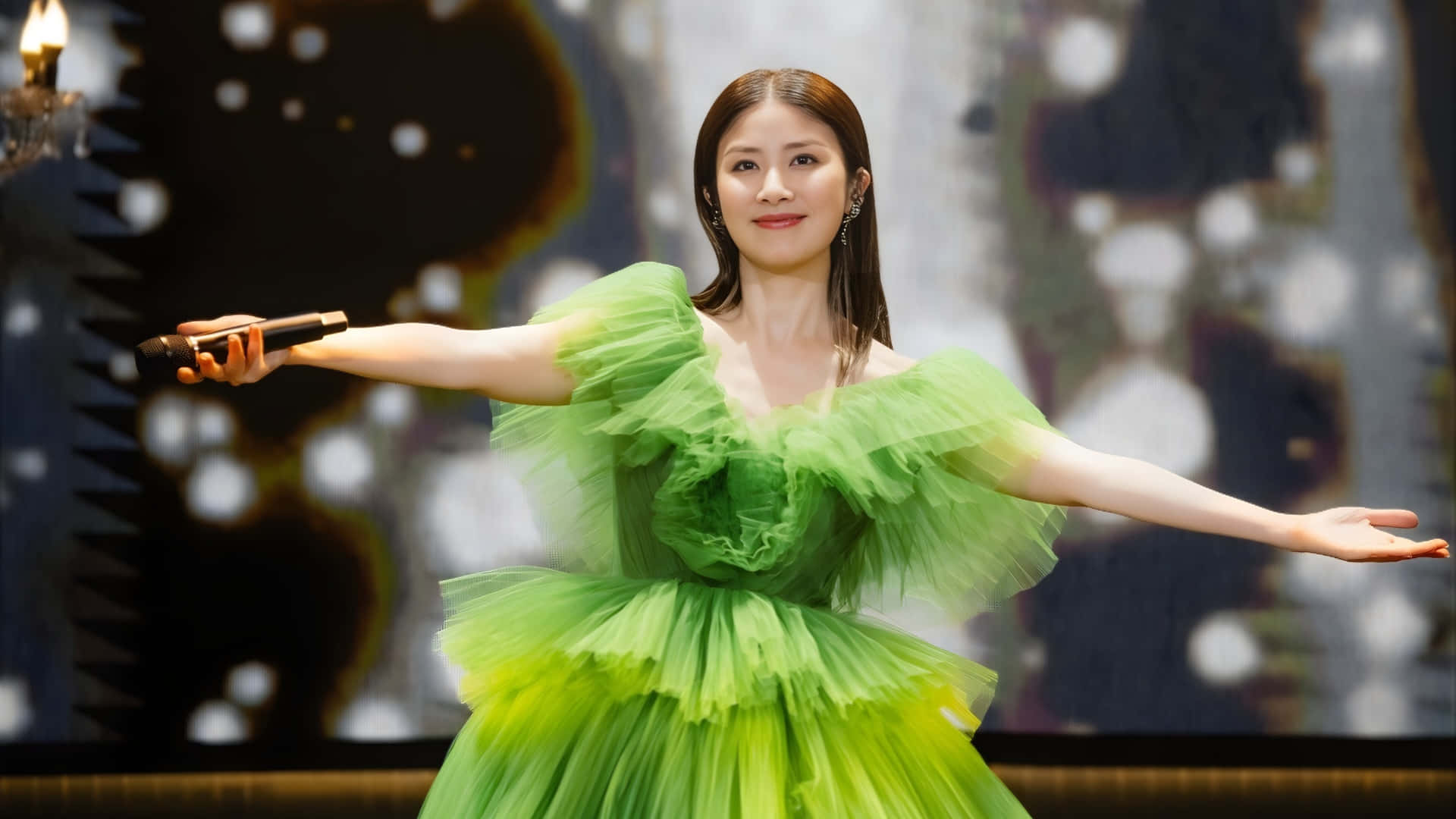 Kelly Chen, vibrant green tulle gown, stage, Full HD Desktop Wallpaper