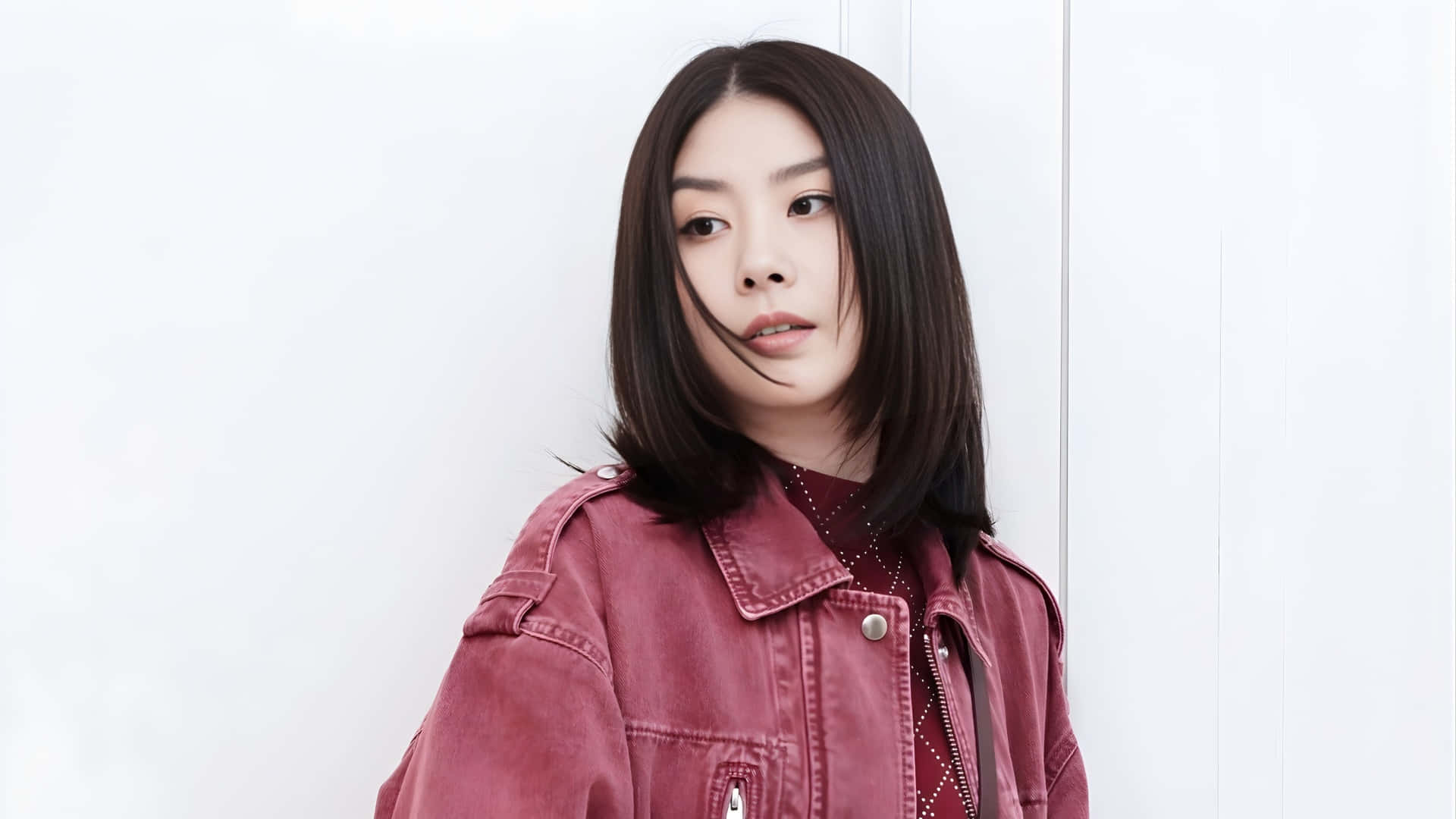 Kelly Chen, dark bob hair, faded burgundy denim jacket, Full HD Desktop Wallpaper