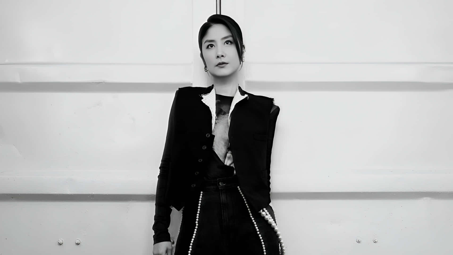 Kelly Chen, black blazer with pearl trim, white paneled wall, Full HD Desktop Wallpaper
