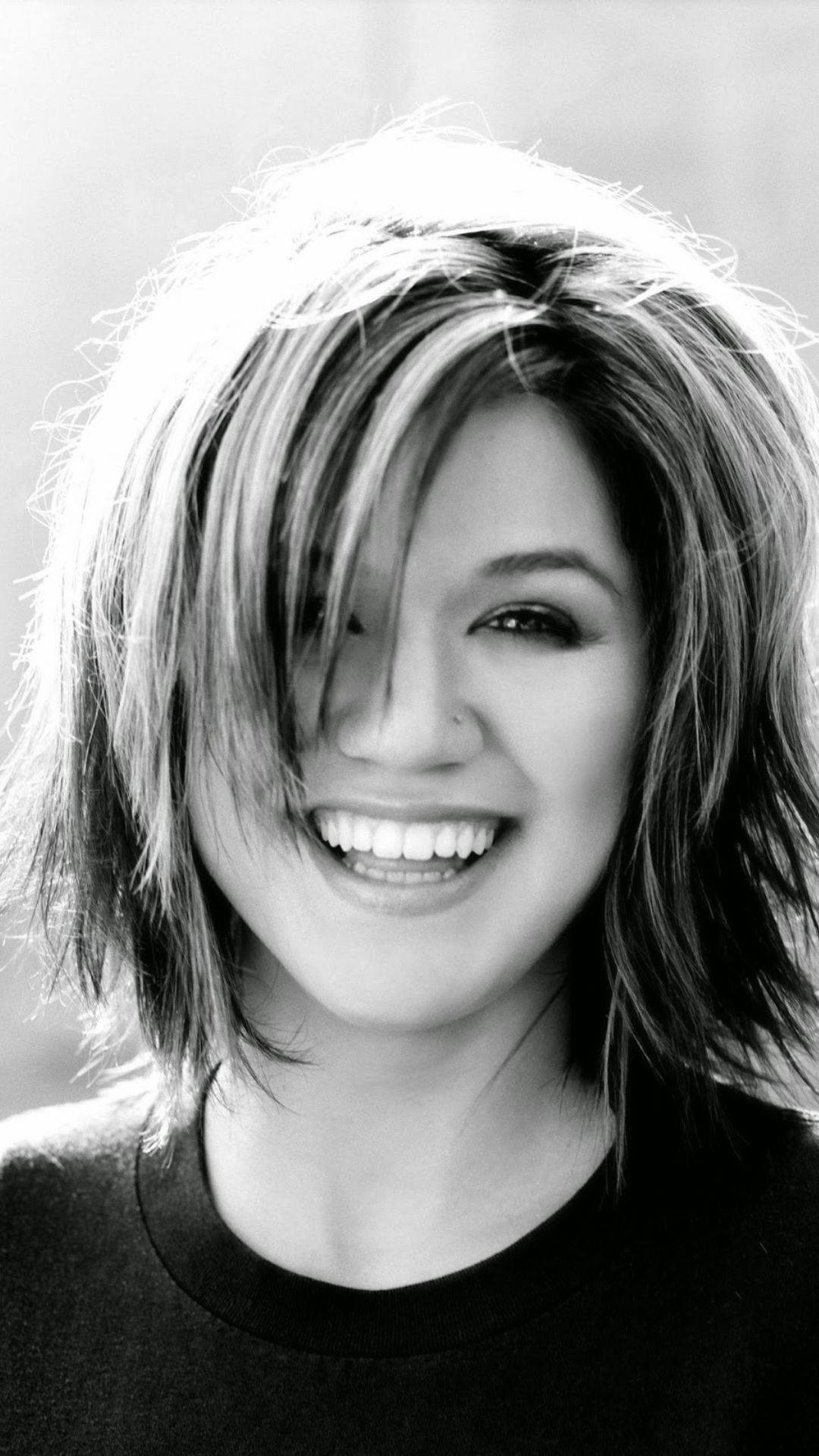 Kelly Clarkson, precious smile, tousled hair, Full HD Phone Wallpaper