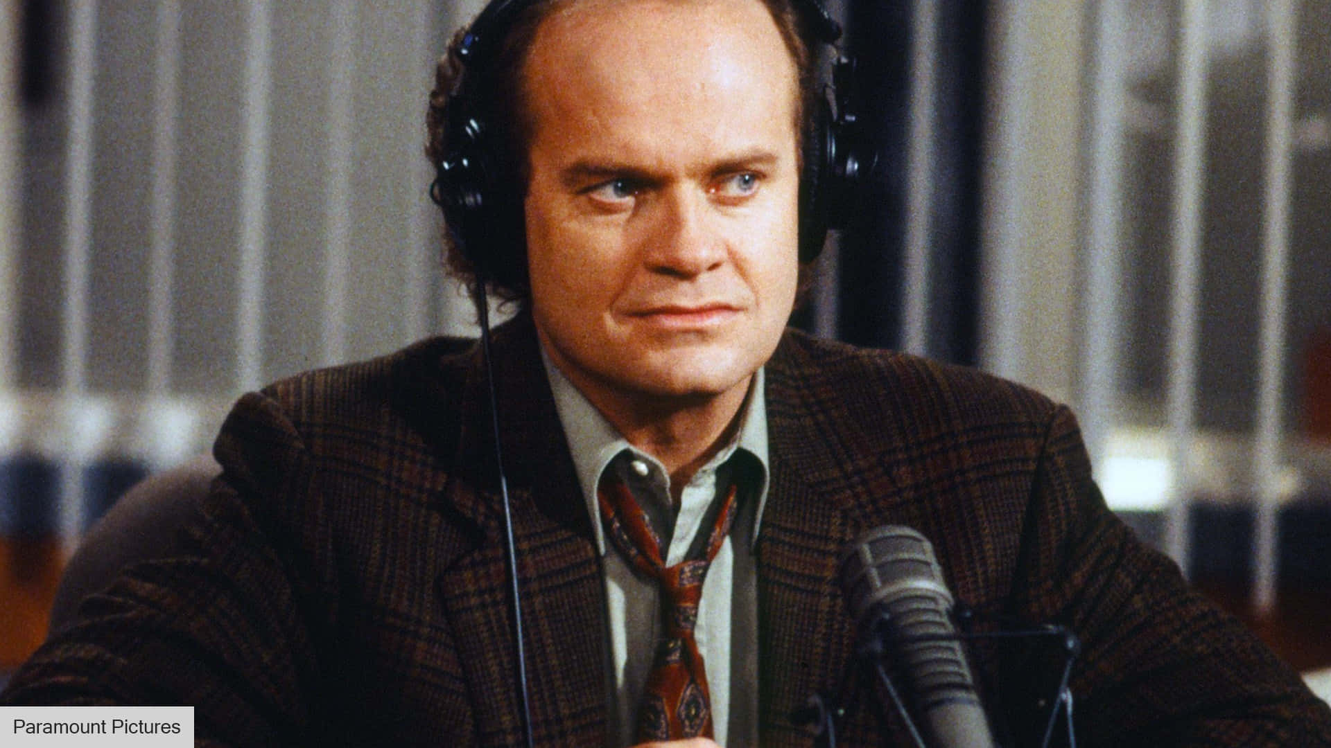Kelsey Grammer, plaid suit, headphones, Full HD Desktop Wallpaper